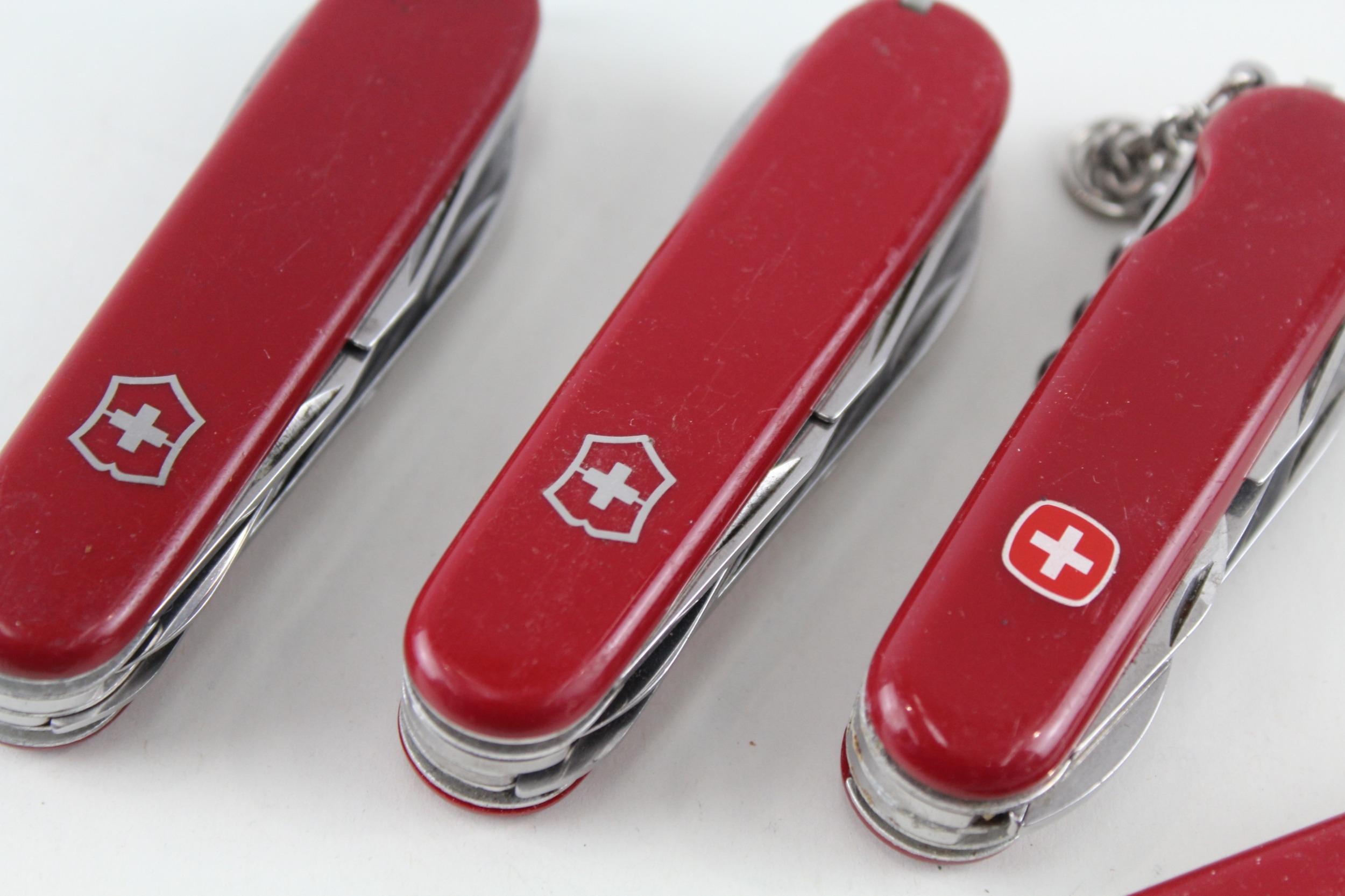 5 x Vintage Swiss Army KNIVES - Image 3 of 6
