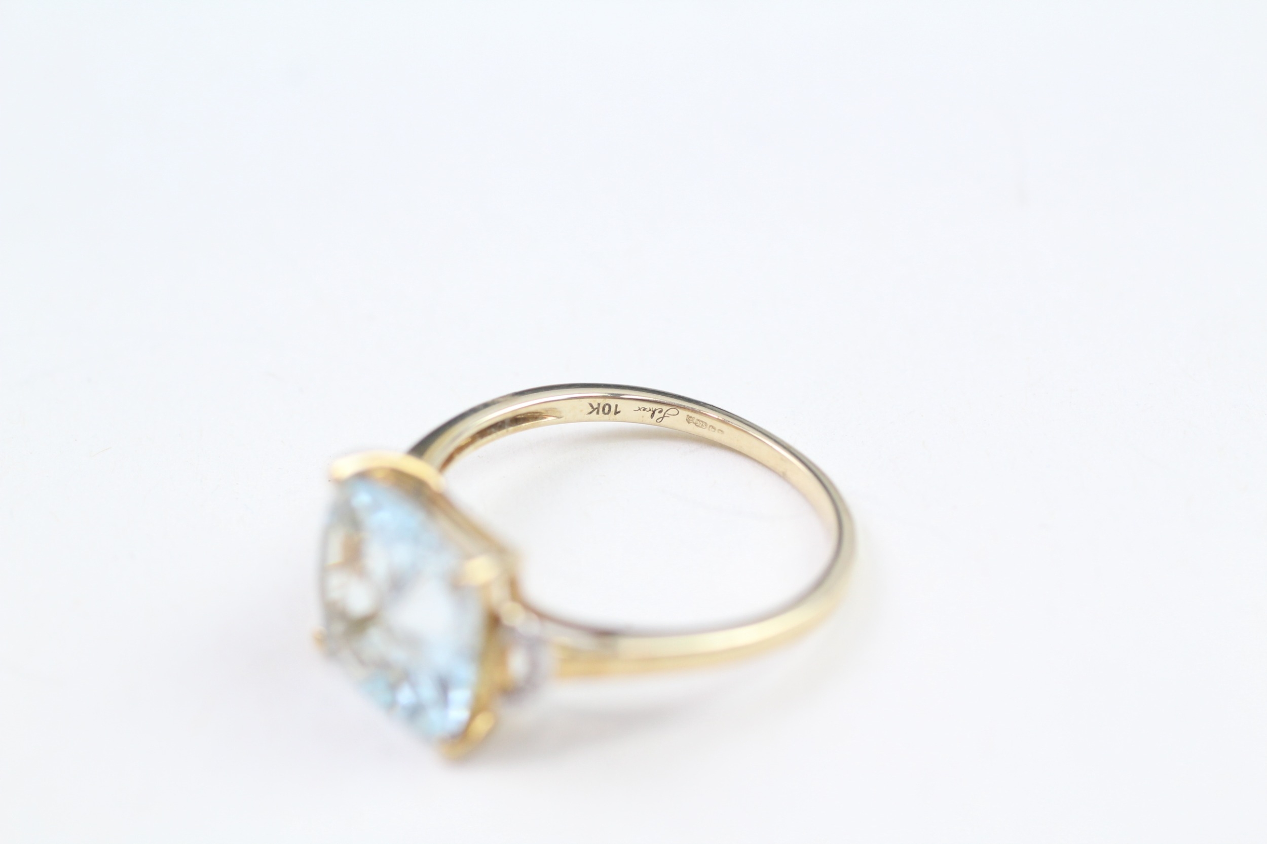 9ct gold unique cut blue topaz & diamond dress ring (2.3g) - Image 4 of 7