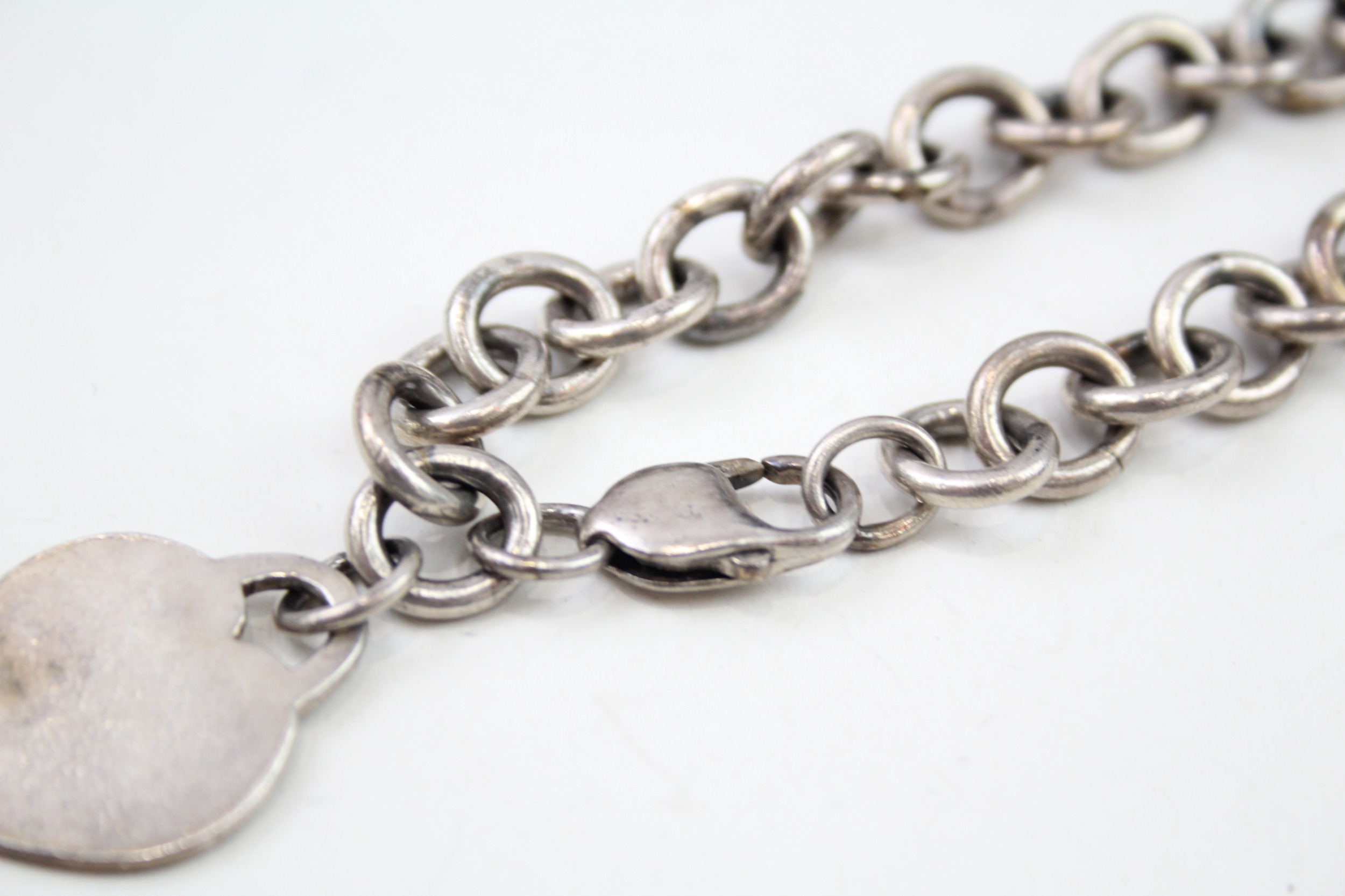 Silver belcher link bracelet with heart tag by designer Tiffany & Co, replacement clasp (33g) - Image 3 of 7