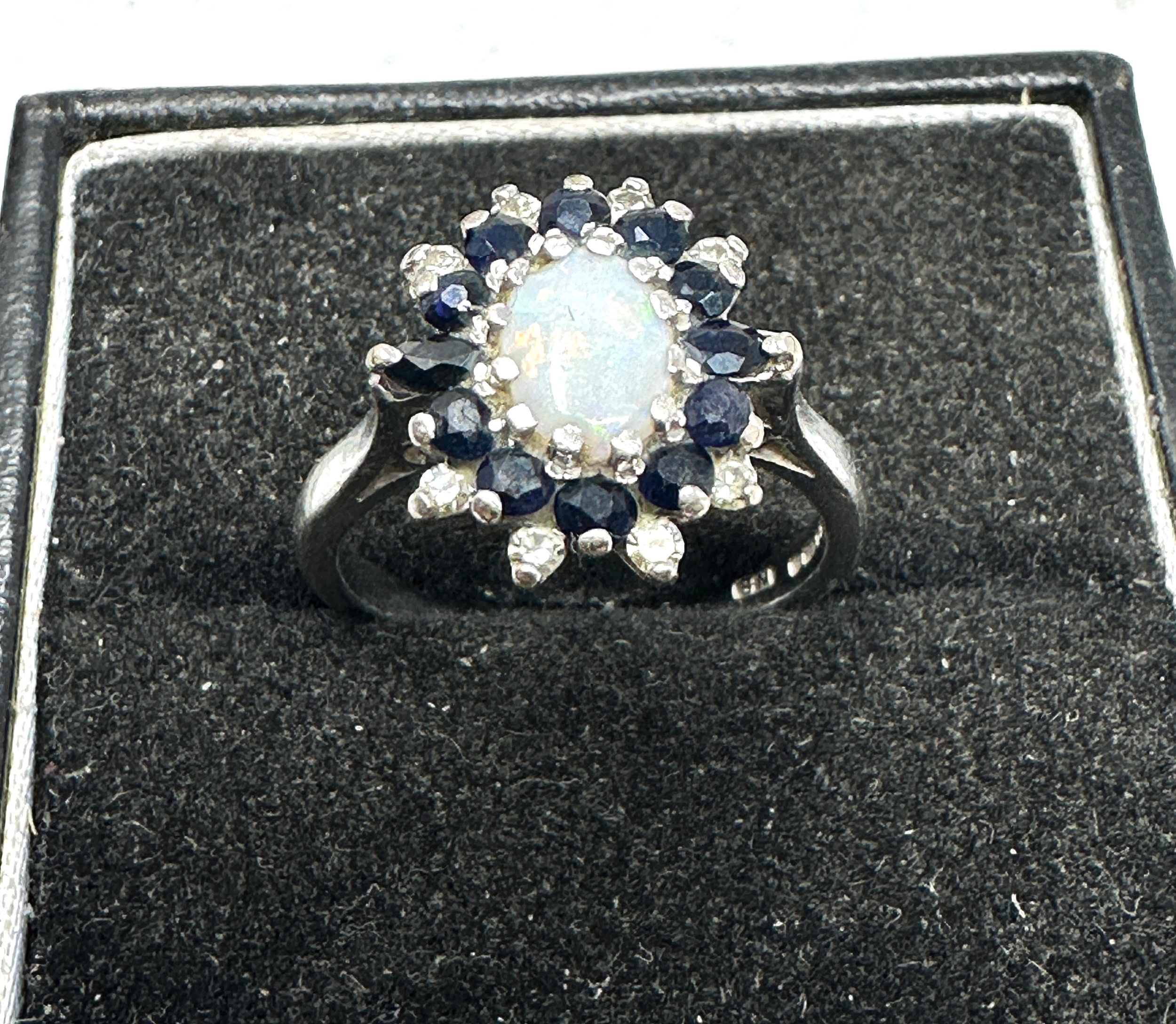 18ct white gold opal sapphire & diamond ring weight 4.4g
