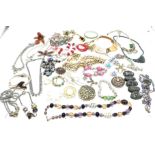 selection of vintage & later costume jewellery weight 1.06k