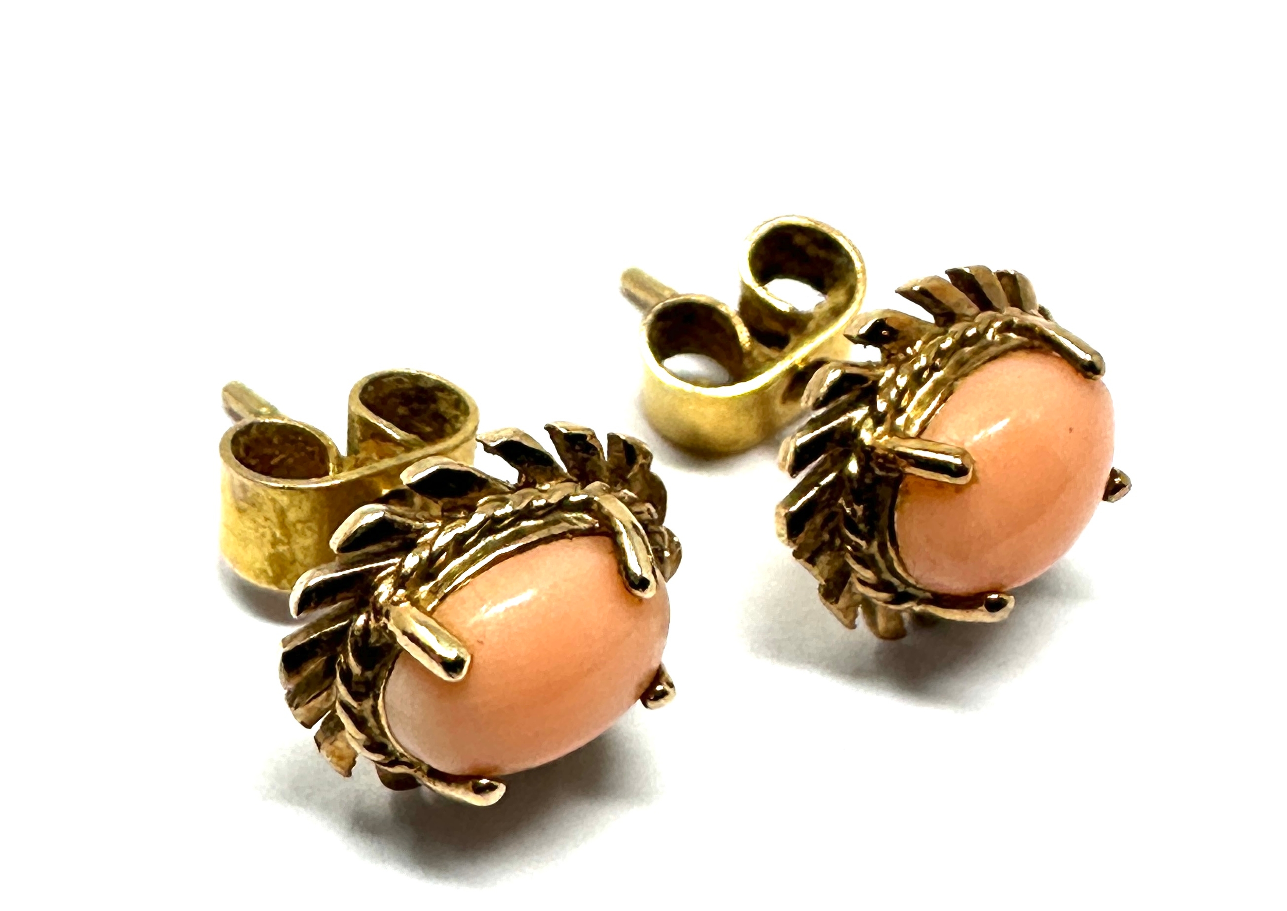 9ct gold coral earrings weight 2.1g - Image 2 of 3