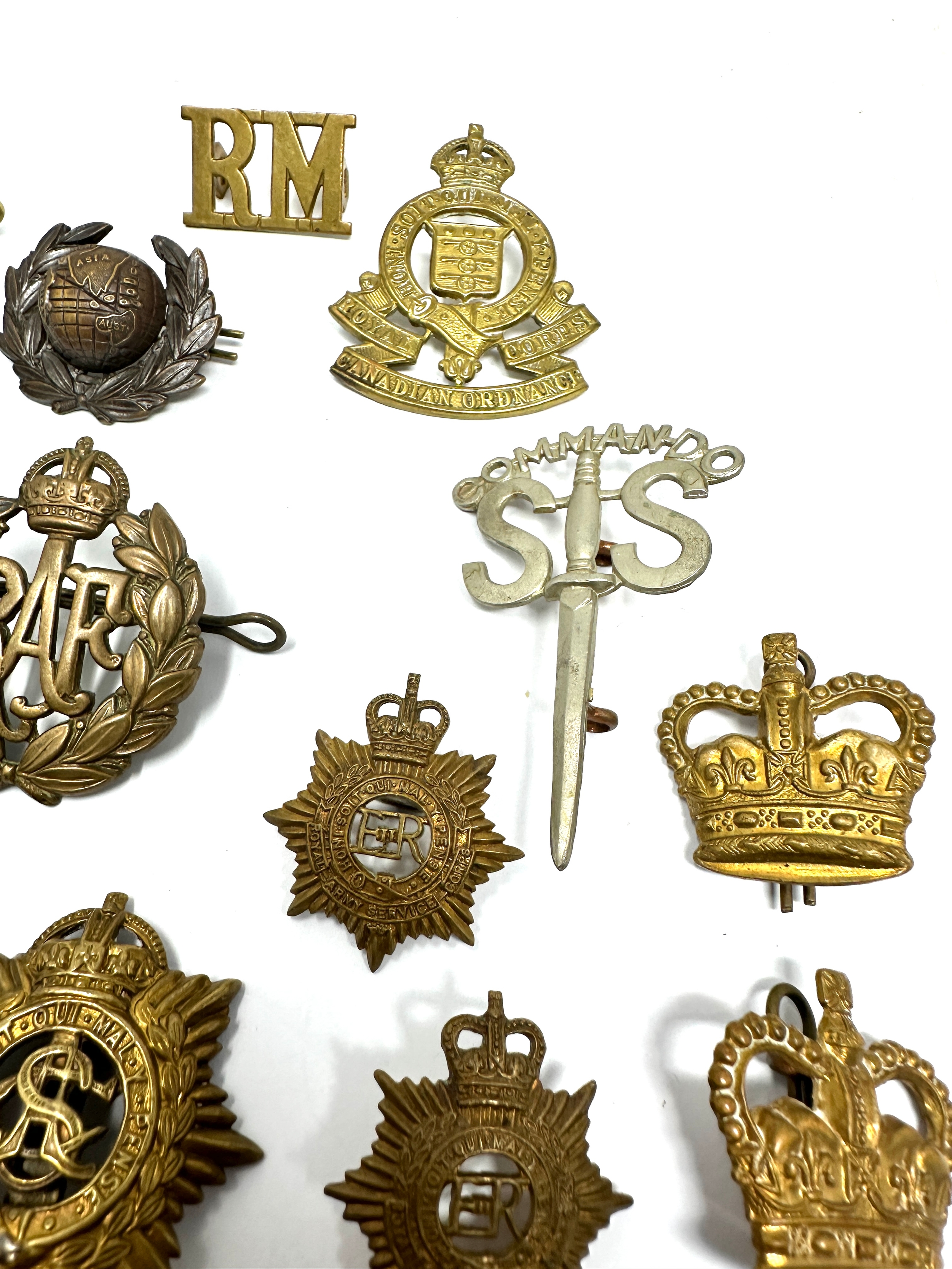 Selection of military badges & cap badges etc - Image 5 of 5