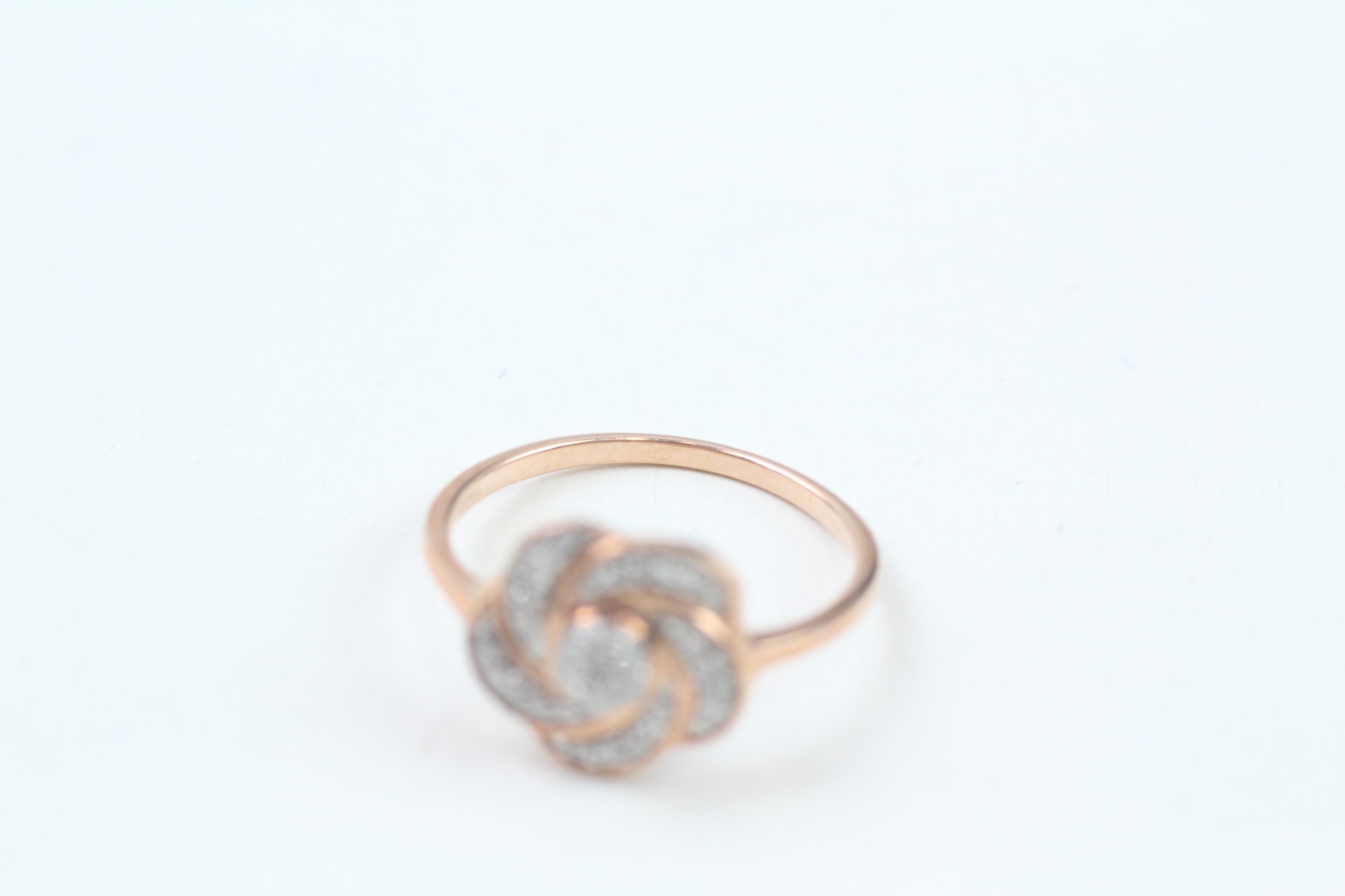 9ct rose gold diamond cluster dress ring (1.8g) - Image 2 of 4