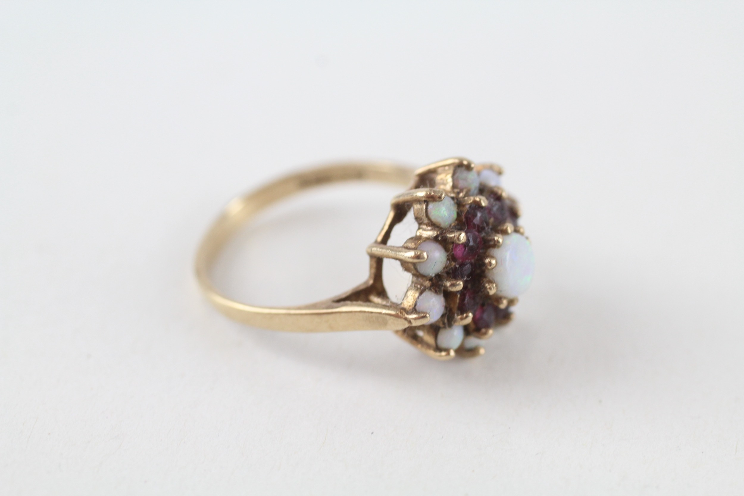 9ct gold vintage opal & ruby cluster ring (3.5g) - Image 2 of 4