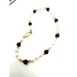 9ct gold clasp bead & pearl bracelet weight 4.2g