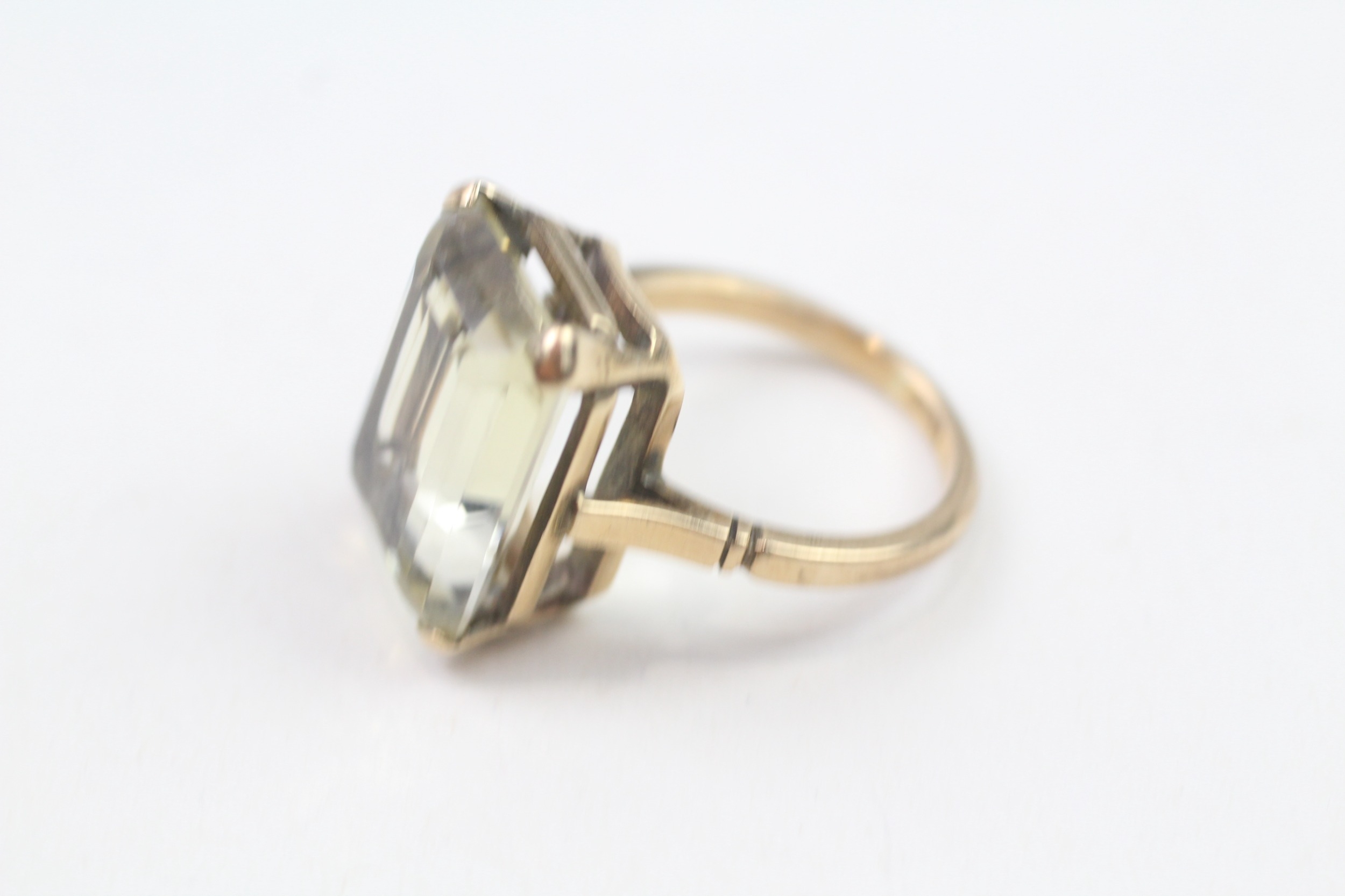 9ct gold vintage emerald cut citrine dress ring (5.8g) - Image 2 of 5