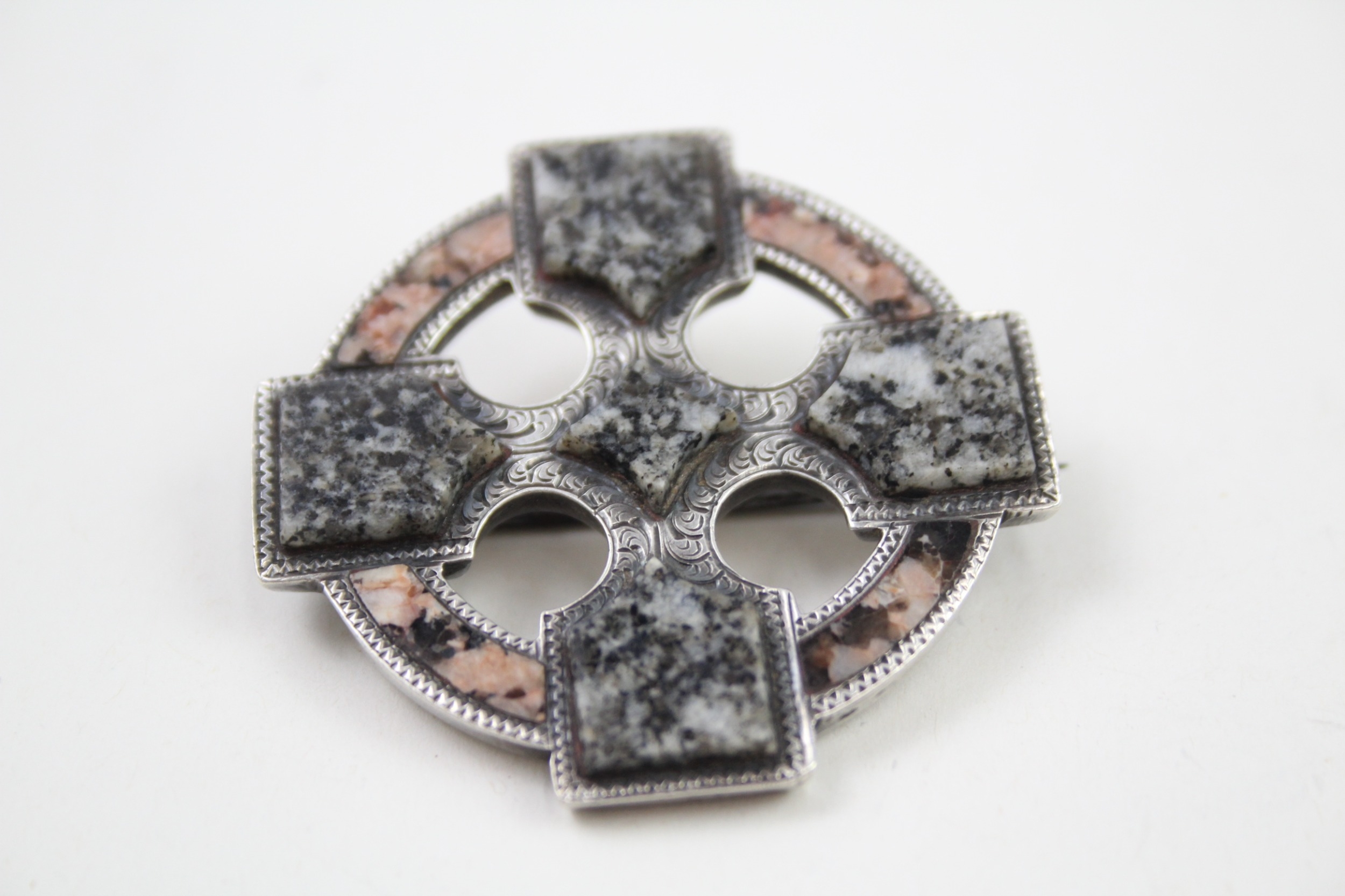 Silver antique stone set Celtic cross brooch (18g)