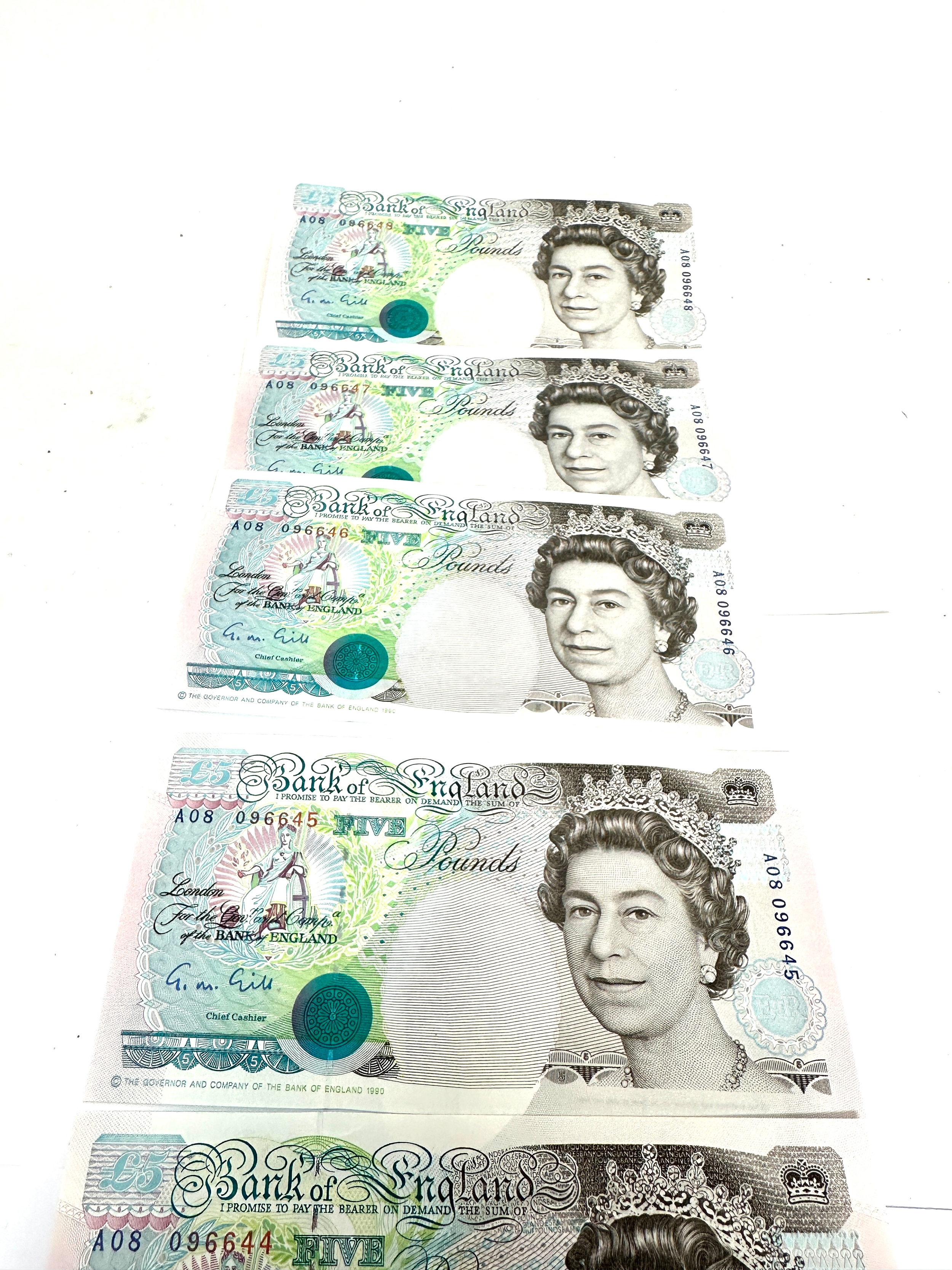 8 x bank of england £5 five pound notes consecutive numbers dated 1990 look in un-used condition - Image 4 of 5