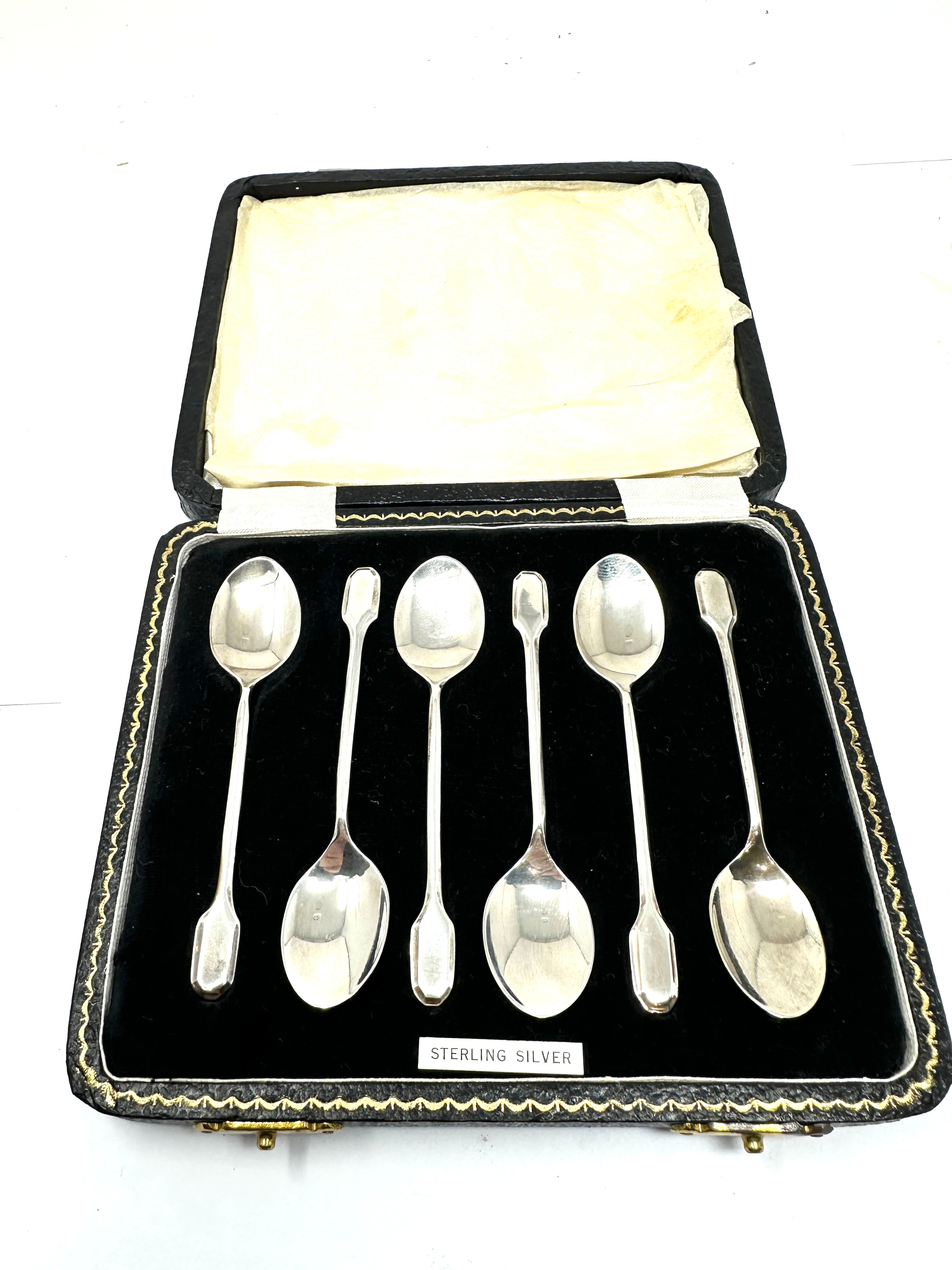 Boxed set of 6 silver tea spoons