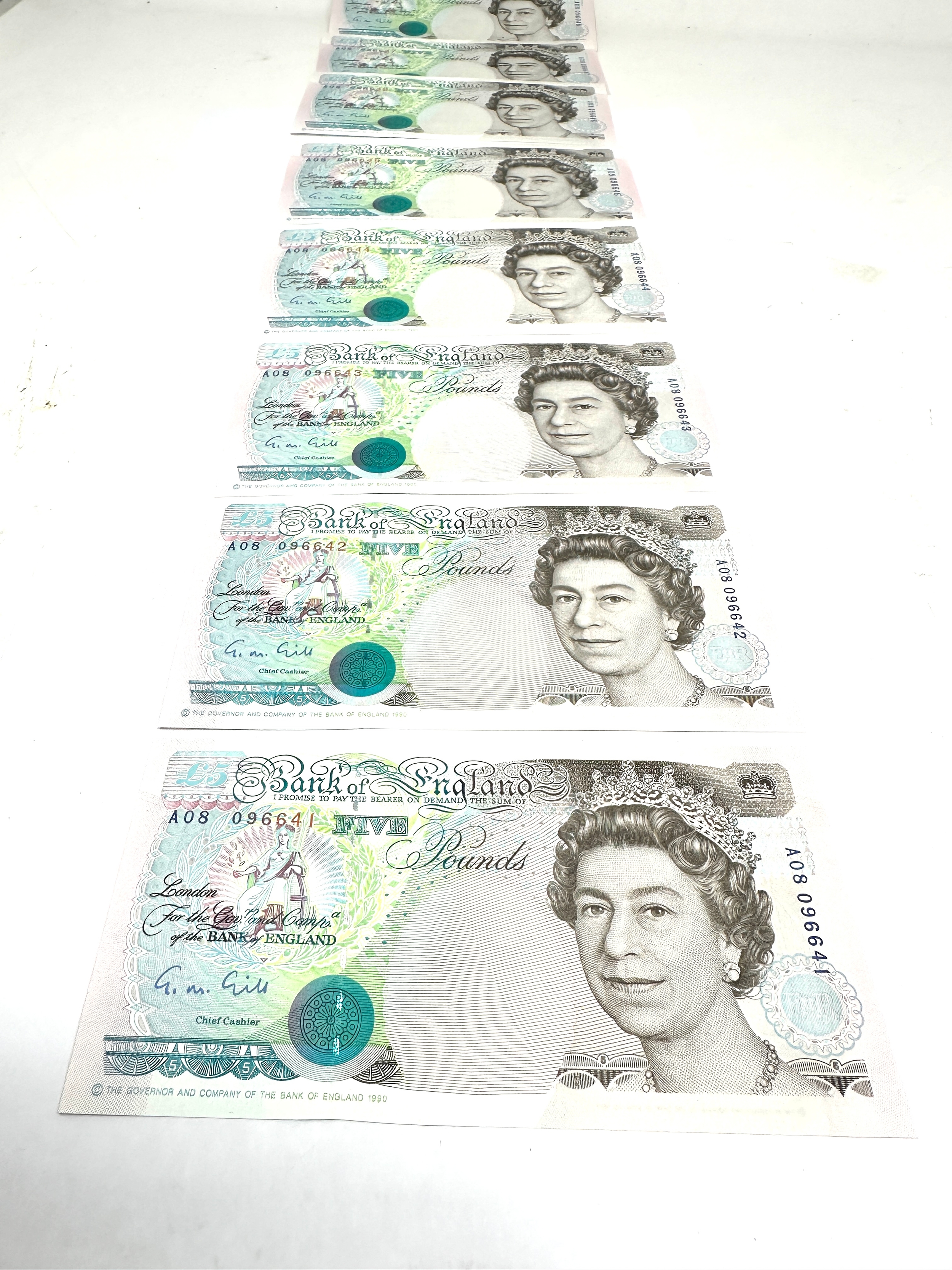 8 x bank of england £5 five pound notes consecutive numbers dated 1990 look in un-used condition - Image 2 of 5