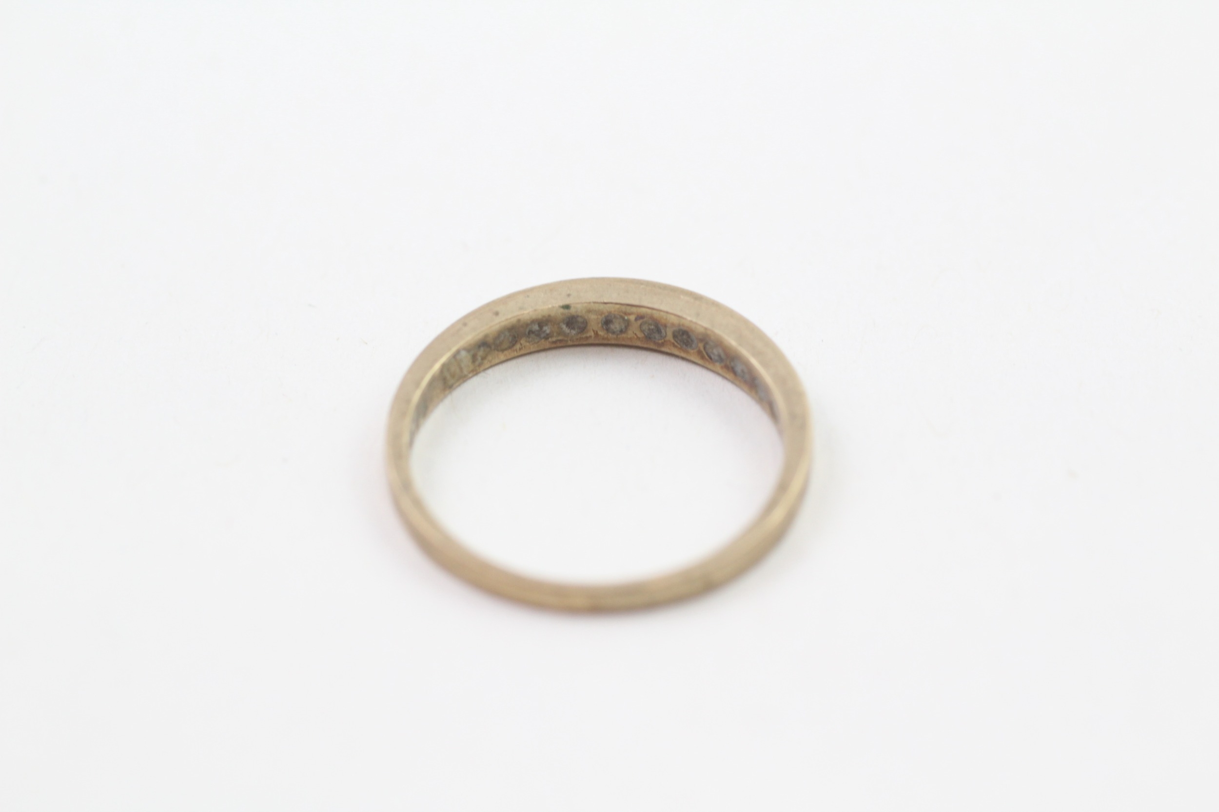 9ct gold diamond half eternity ring, channel set (1.3g) - Image 4 of 4