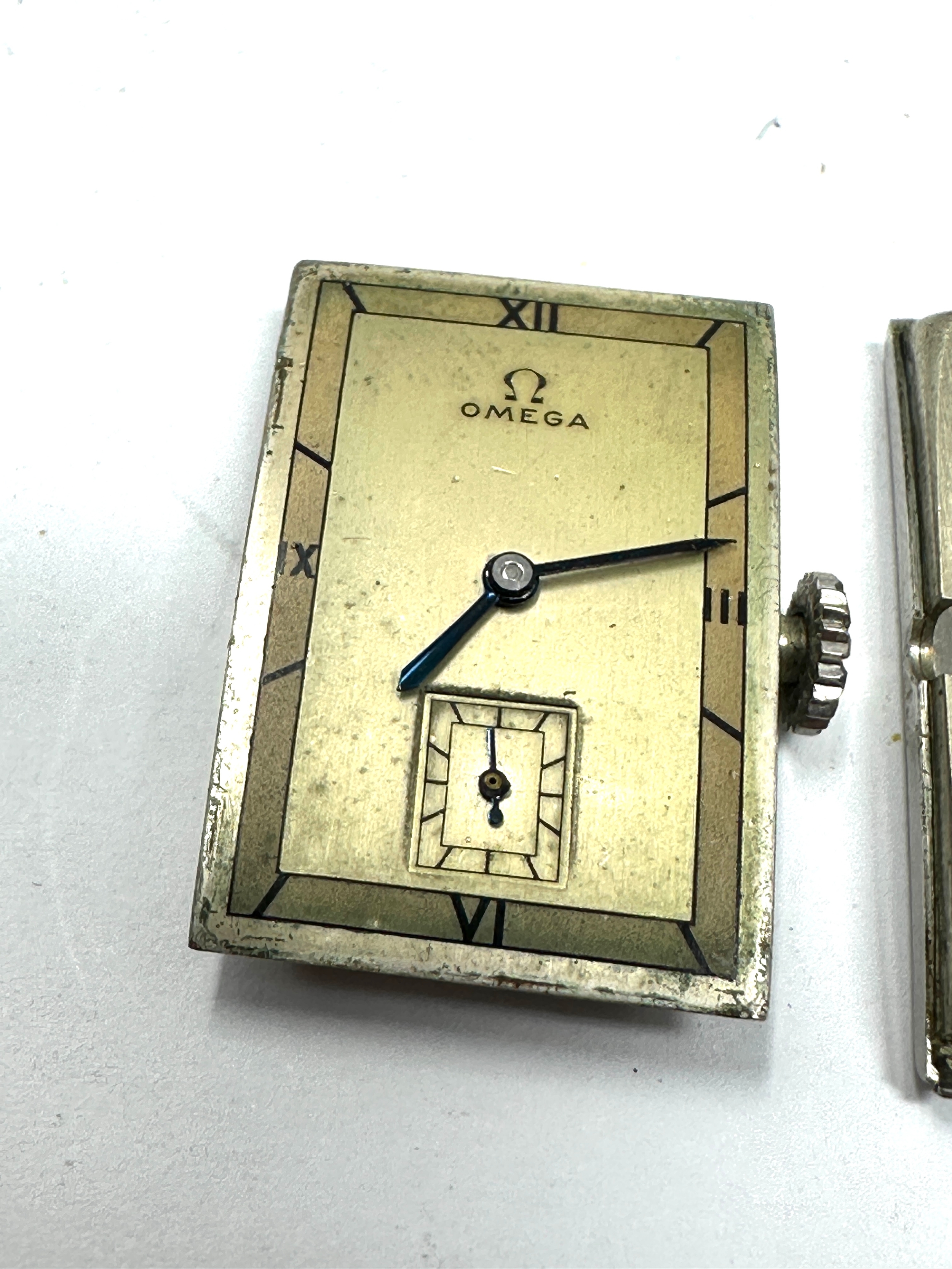 Early 1930s Vintage gents omega steel wristwatch the watch is ticking - Image 4 of 7