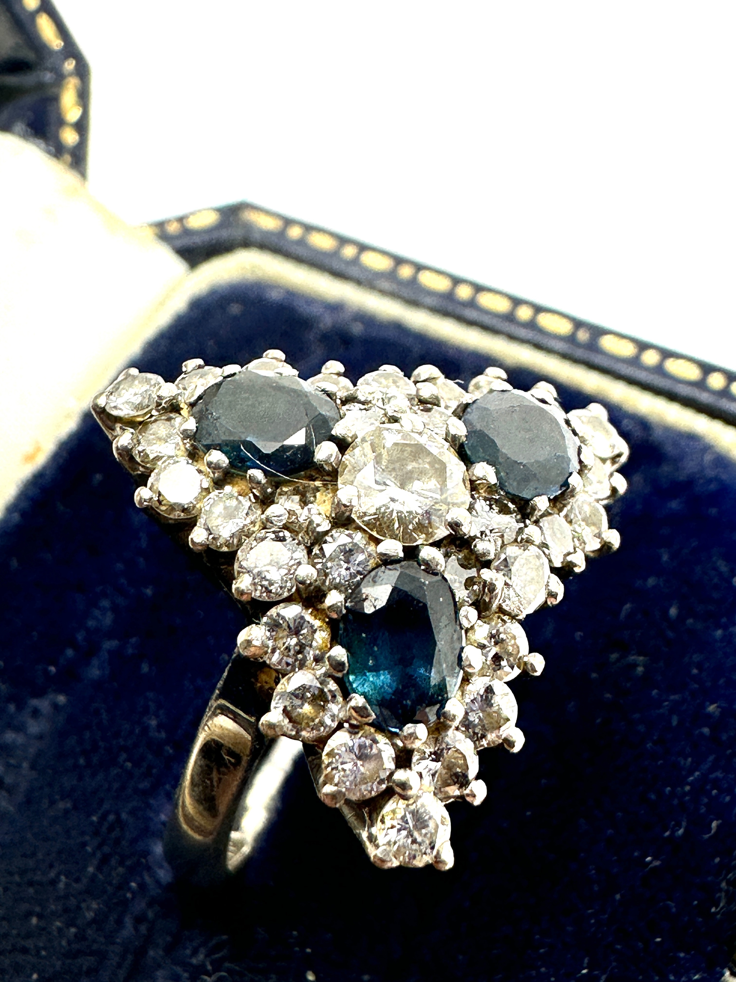 18ct white gold diamond & sapphire ring est 1ct diamonds central diamond measures 4mm dia weight 6. - Image 2 of 4