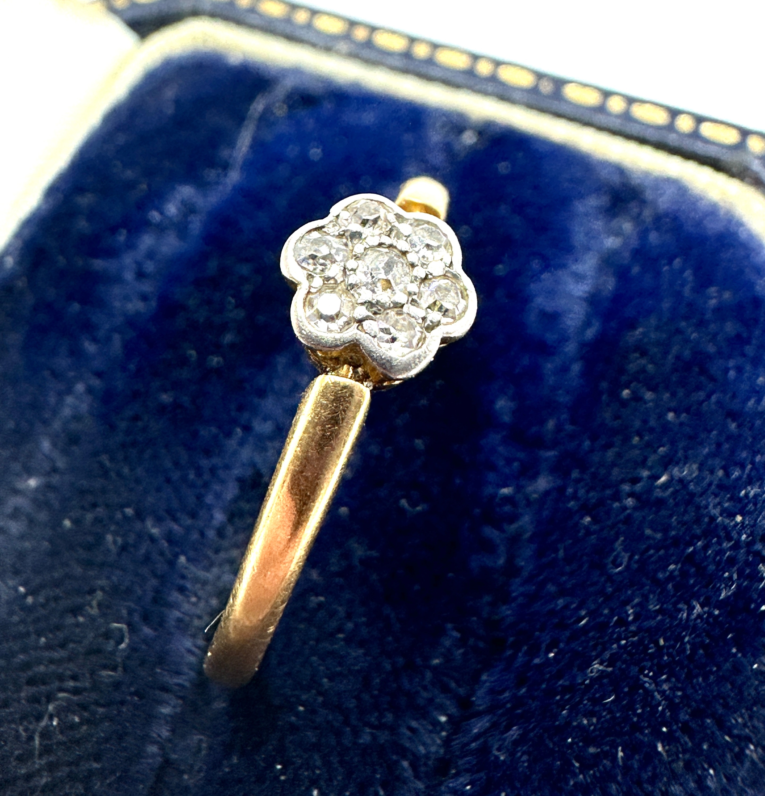 antique 18ct gold diamond ring weight 2g - Image 2 of 3