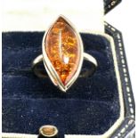 9ct gold amber ring weight 4.3g