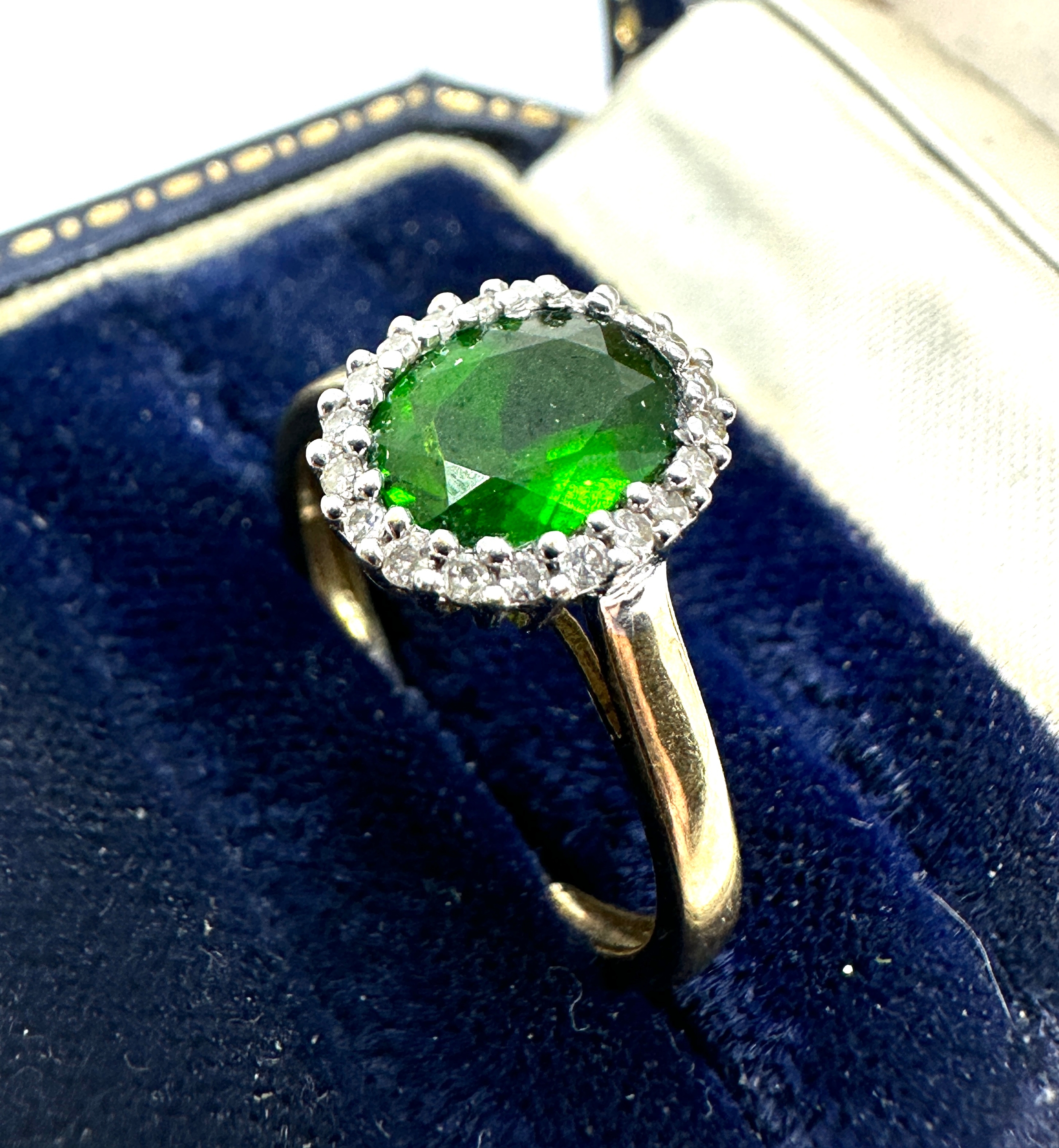 9ct gold diopside & diamond ring weight 2.2g - Image 3 of 4