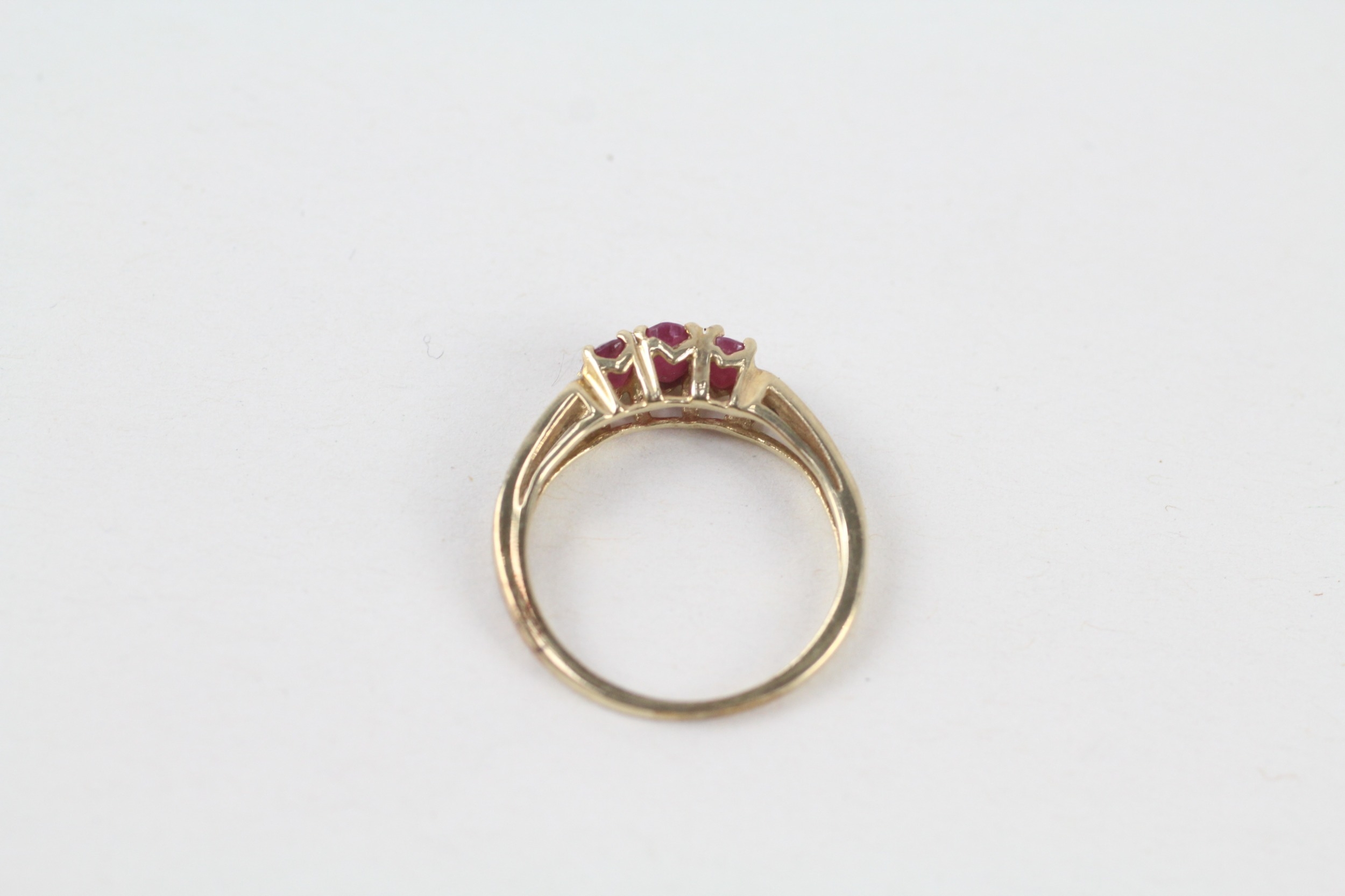 9ct gold oval cut ruby & diamond ring (1.7g) - Image 4 of 4