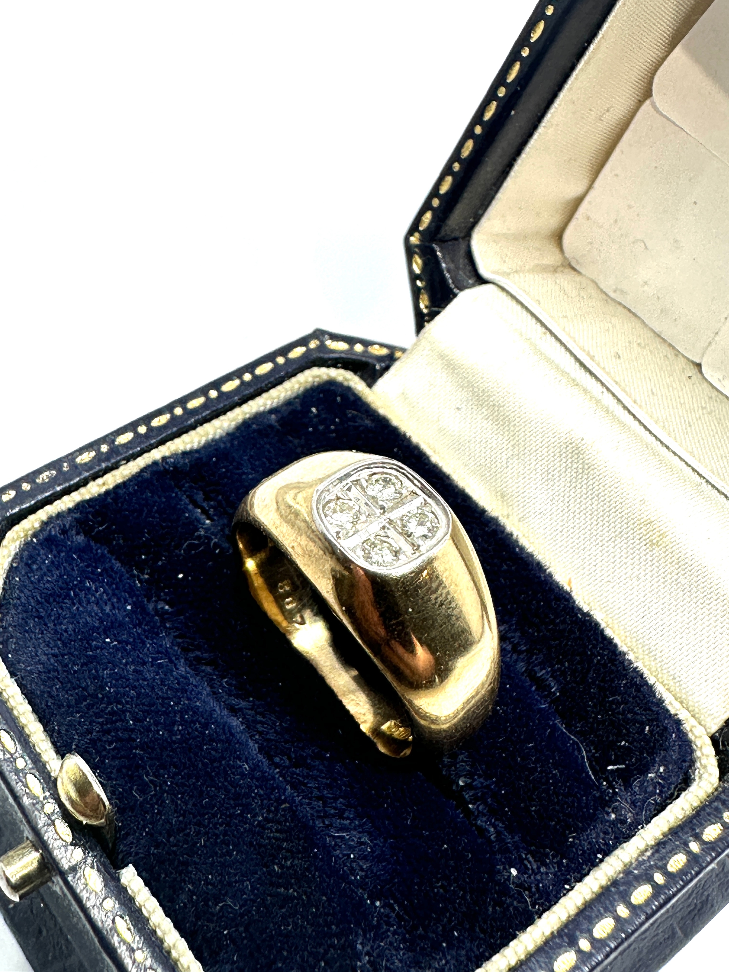 9ct gold diamond signet ring weight 6.1g - Image 3 of 4