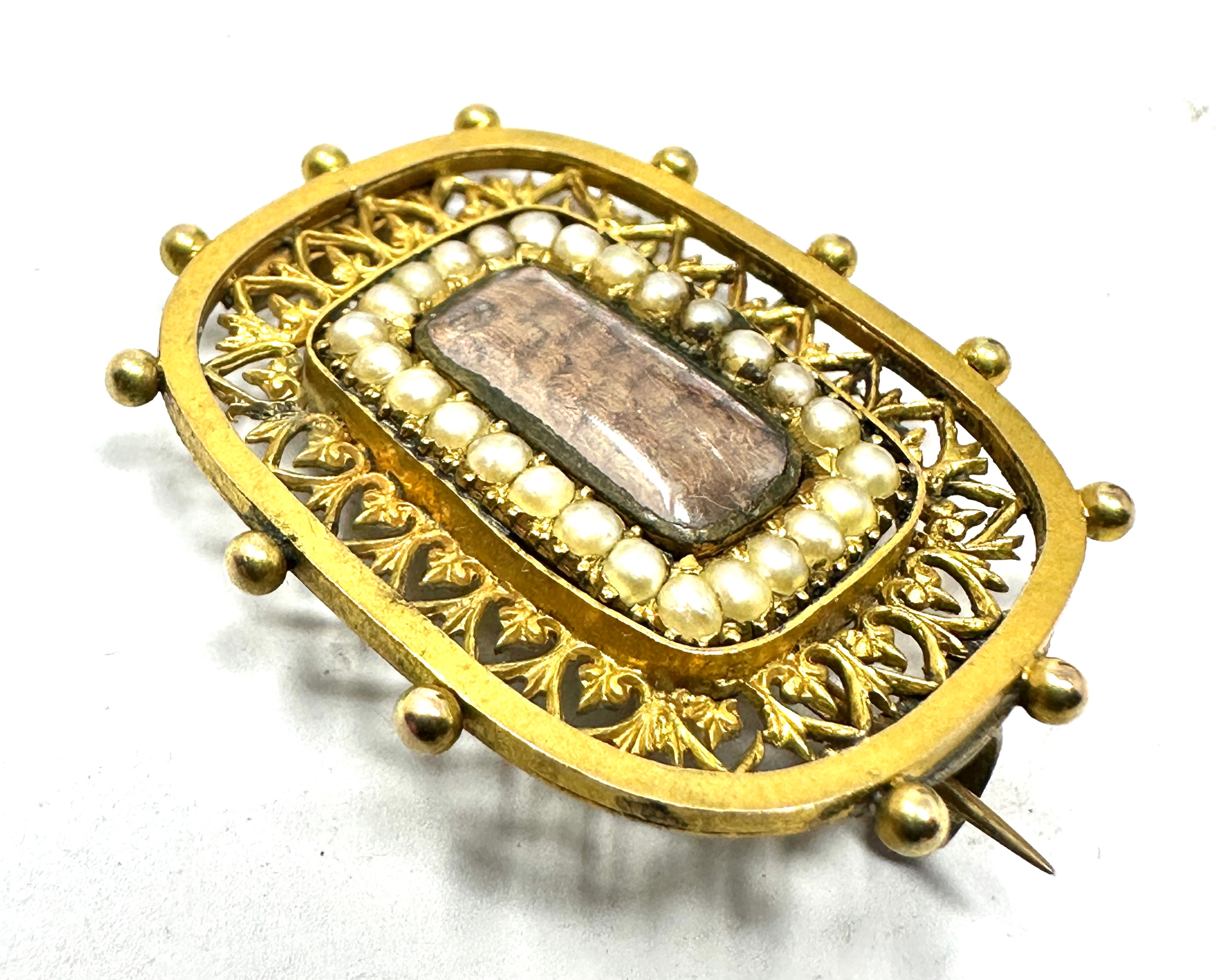 Antique 15ct gold mourning brooch measures approx 3cm by 2.3cm xrt tested as 15ct gold weight 4.4g - Image 2 of 3