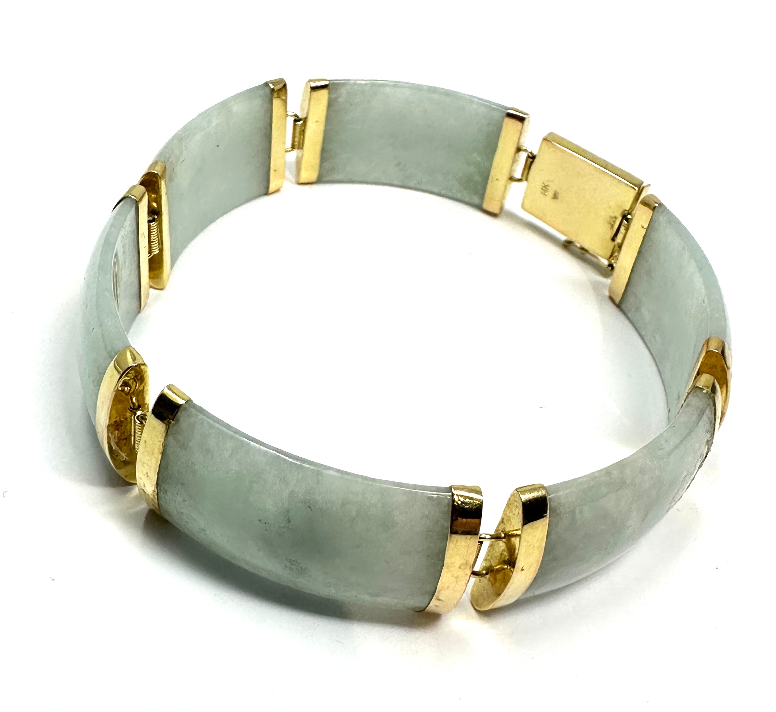 Chinese 14ct gold & jade bracelet jade panels with 14ct gold mounts clasp has dragen details - Image 3 of 4