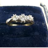 18ct gold three stone diamond ring weight 2g