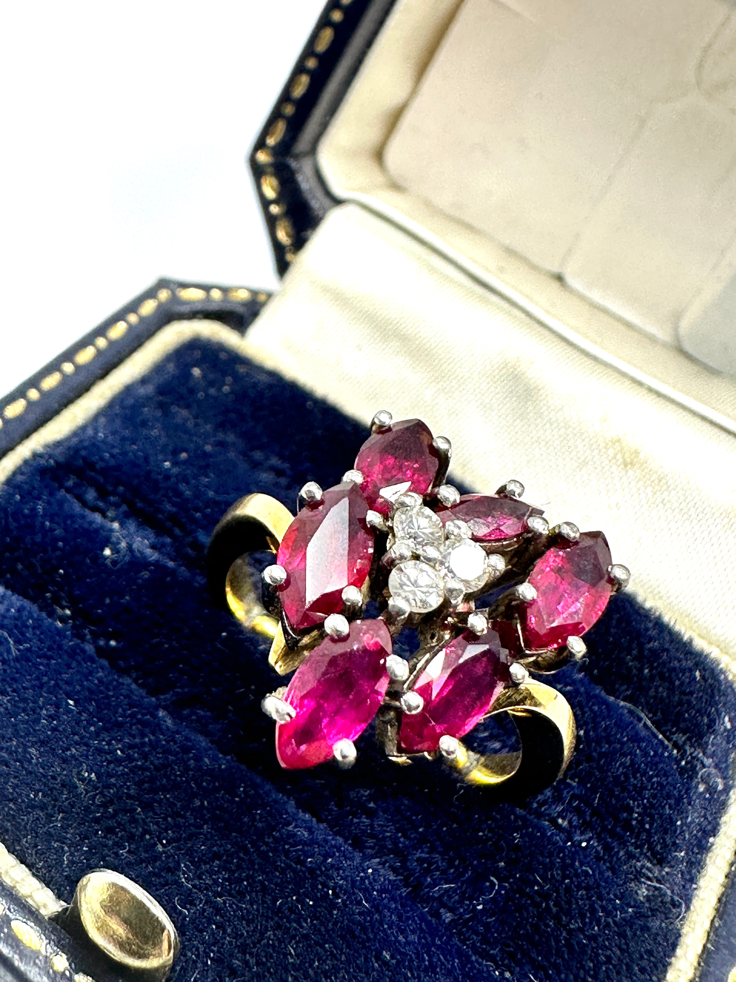 18ct gold ruby & diamond ring weight 7.4g - Image 3 of 4