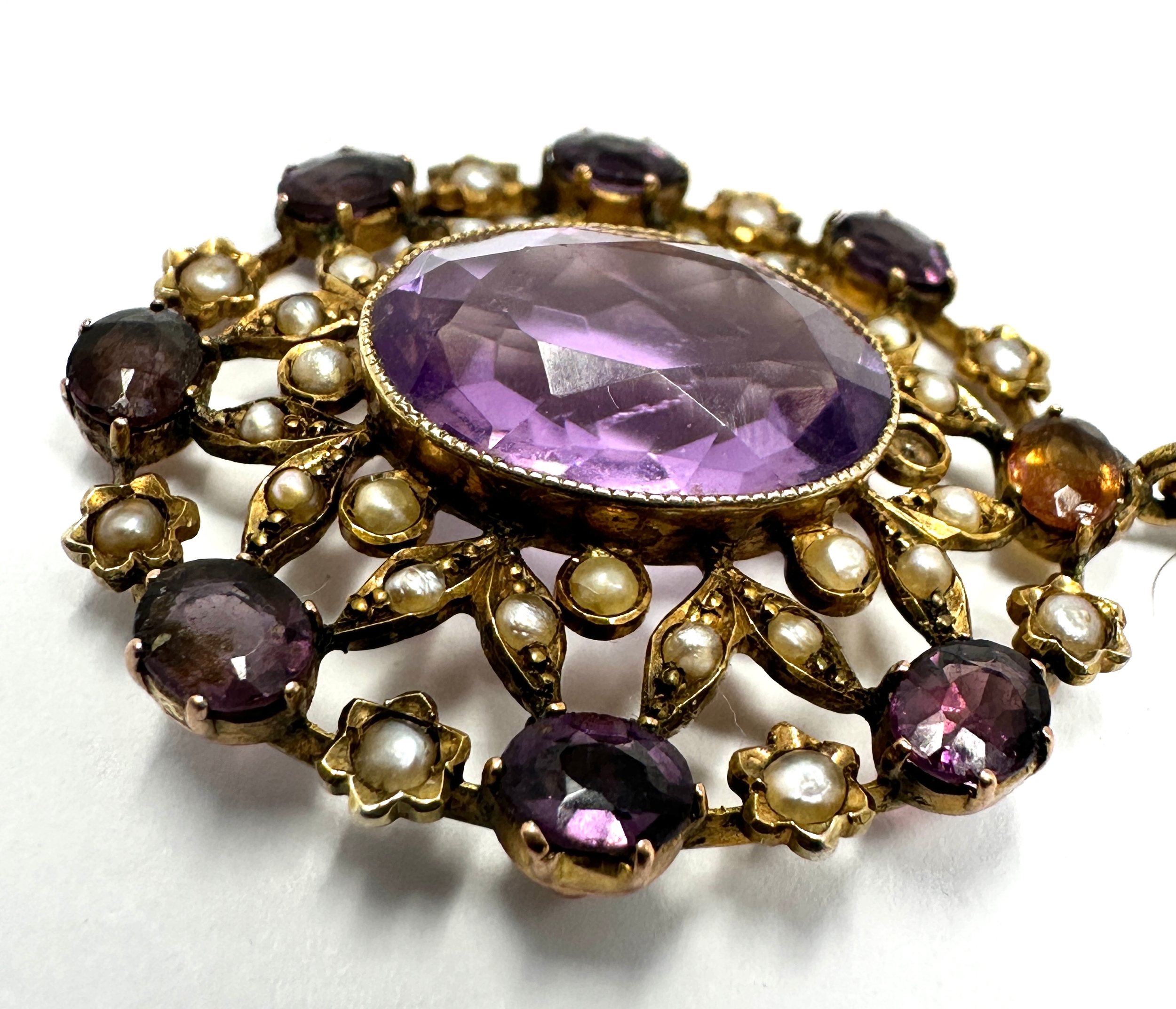Antique gold amethyst & seed-pearl pendant measures approx 5cm drop by 3cm wide weight 7.4g - Image 3 of 5