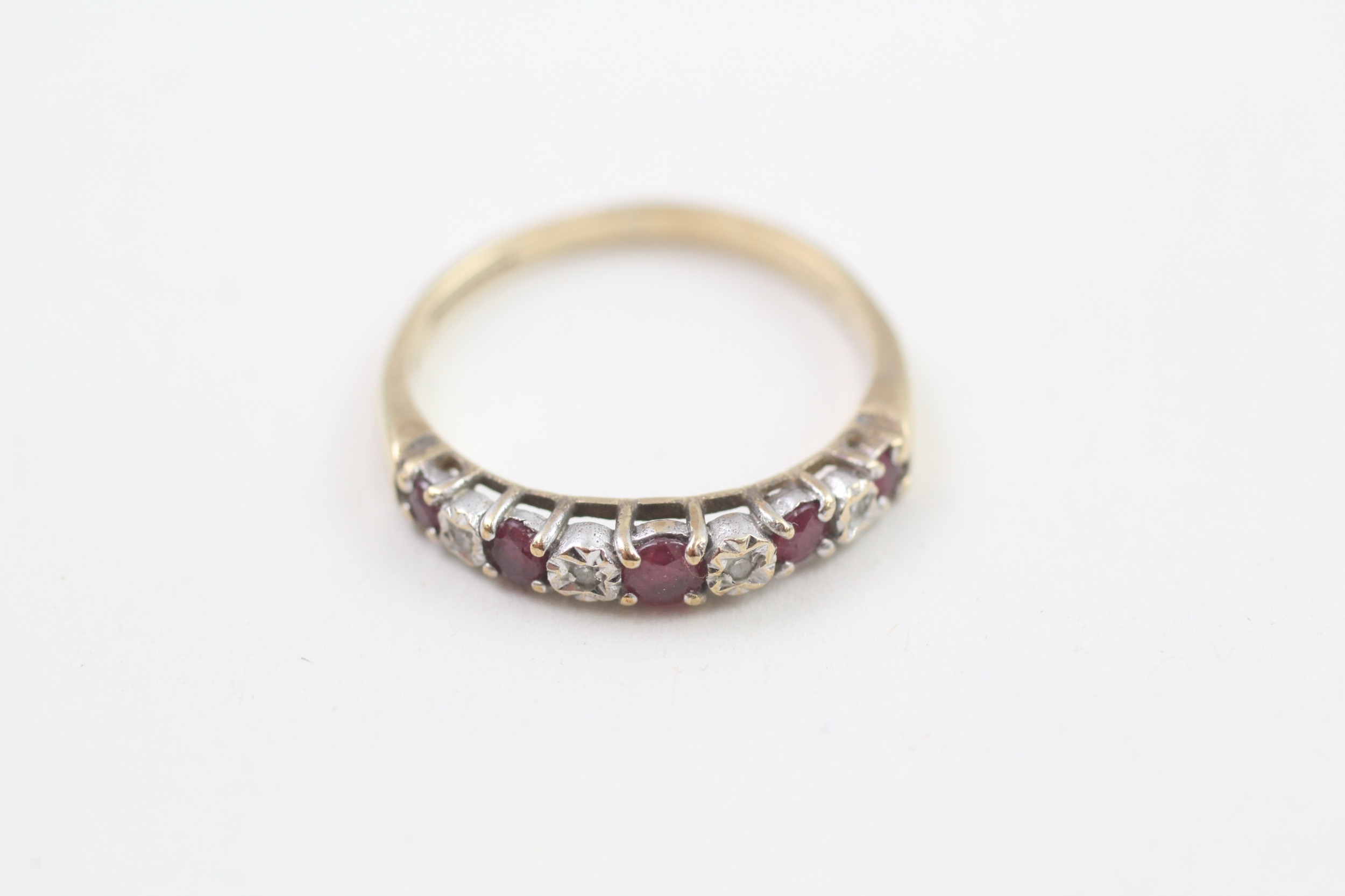 9ct gold vintage ruby & diamond half eternity ring (1.6g)
