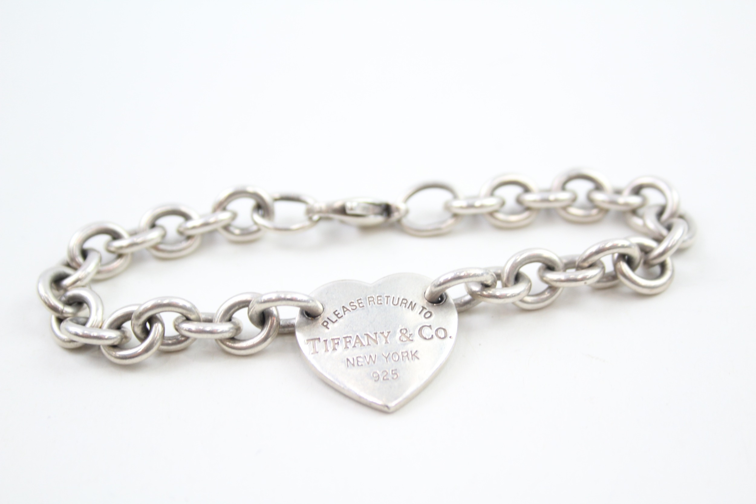 A silver bracelet by Tiffany and Co (26g)