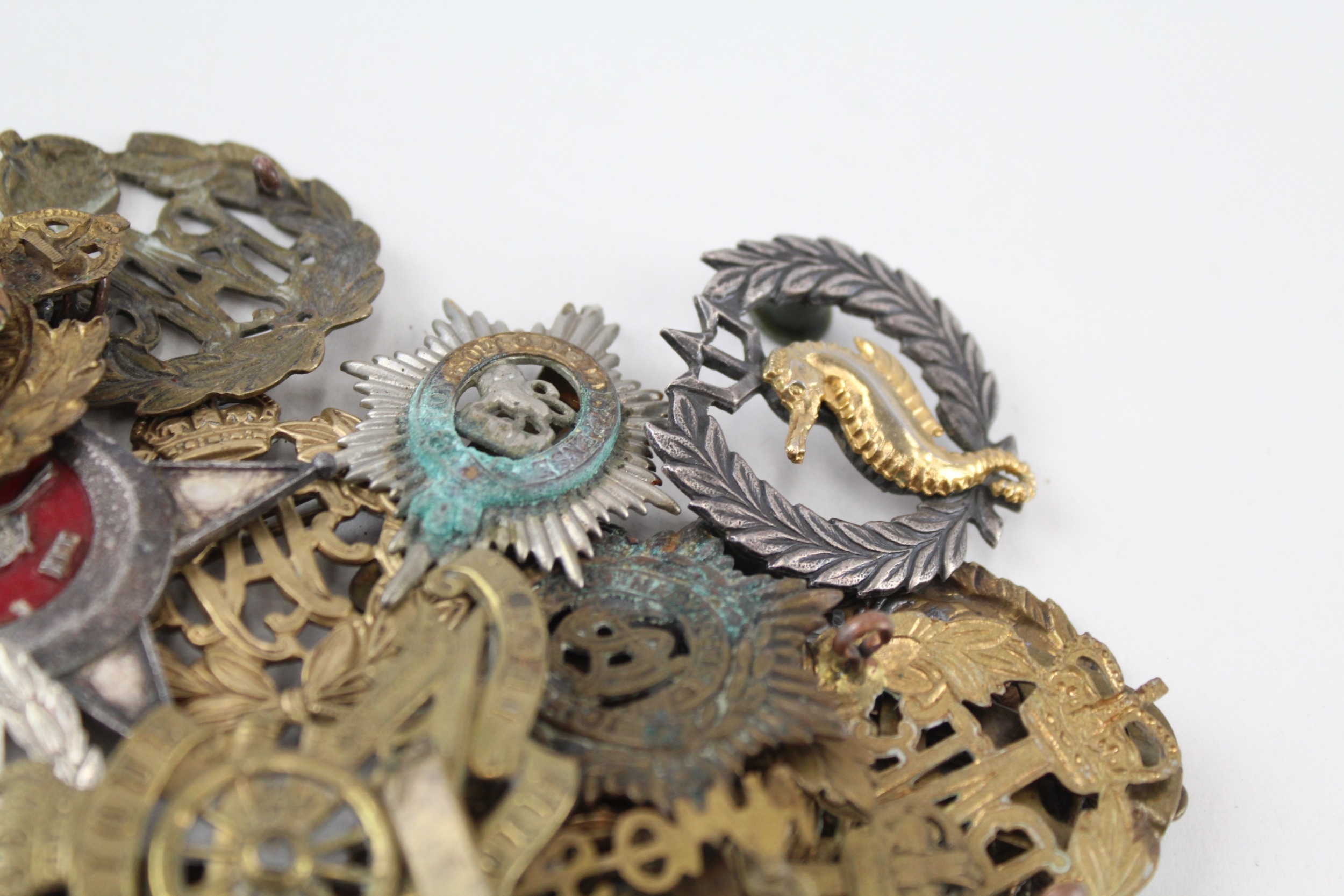 Joblot Military Cap Badges inc. Yorkshire Regt, Royal Marines, Green Jackets - Image 6 of 7