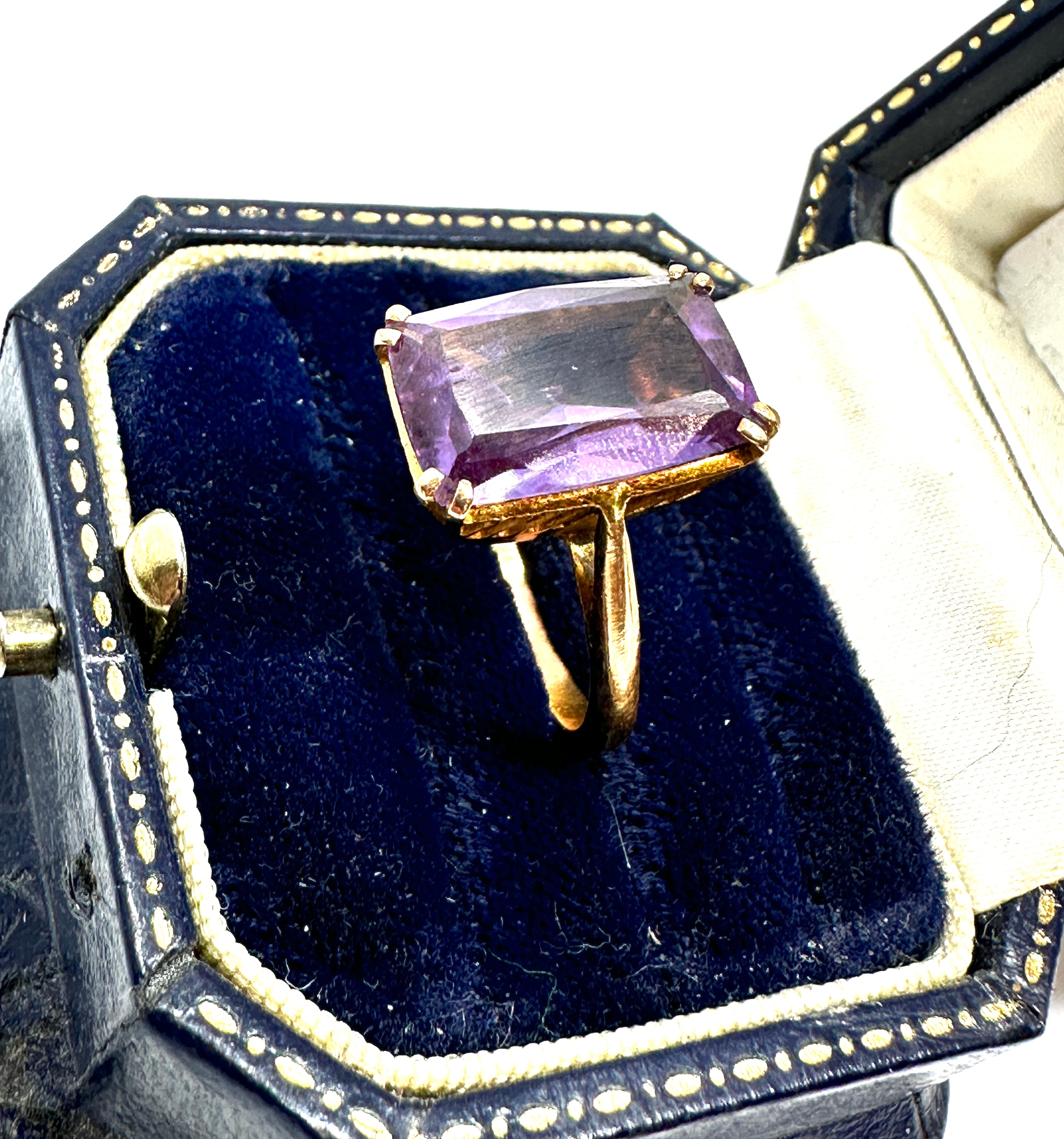 18ct gold amethyst ring weight 5g xrt tested as 18ct gold - Image 3 of 4