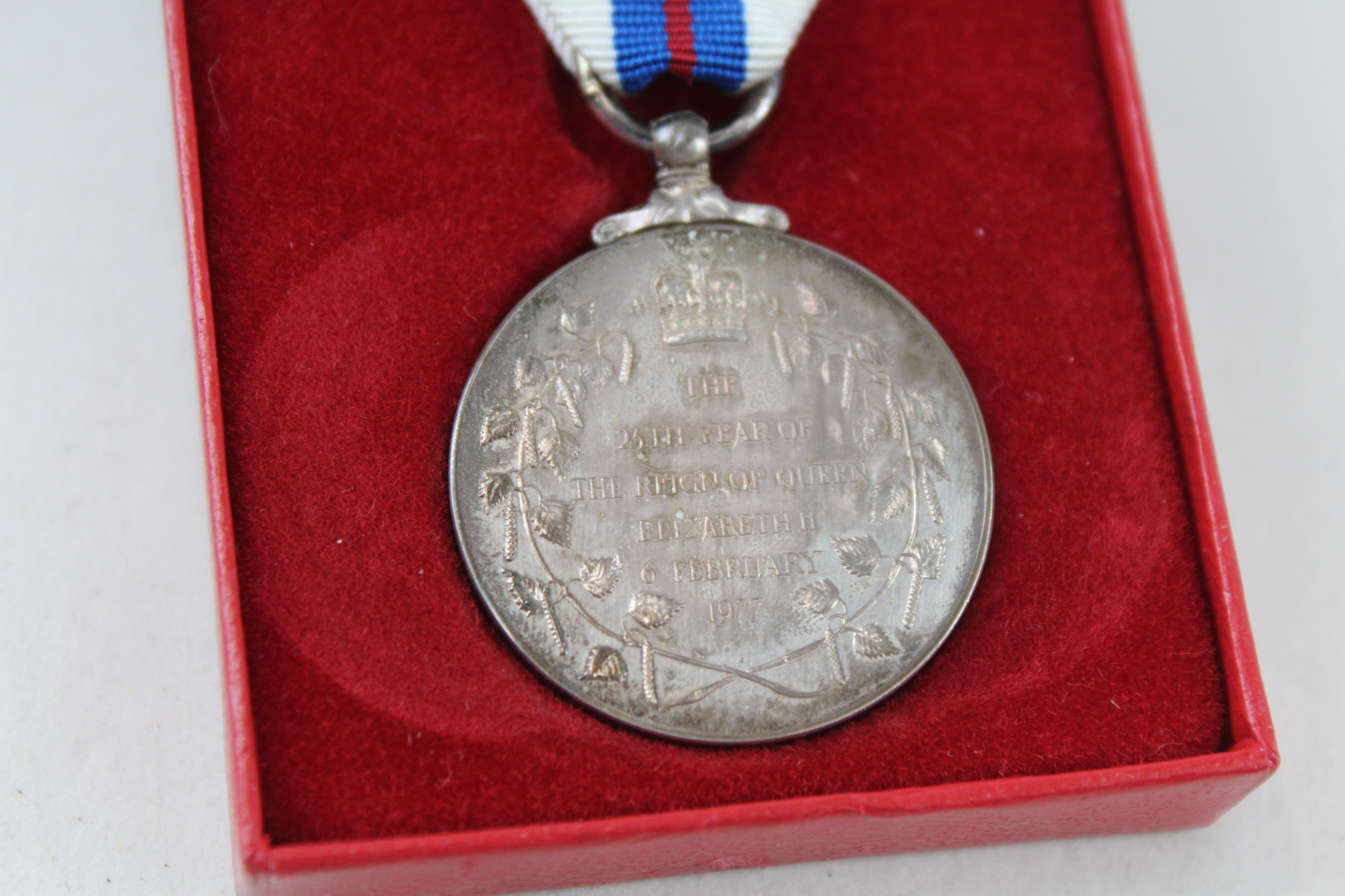 Boxed ER.II 1977 Silver Jubilee Medal - Image 5 of 6