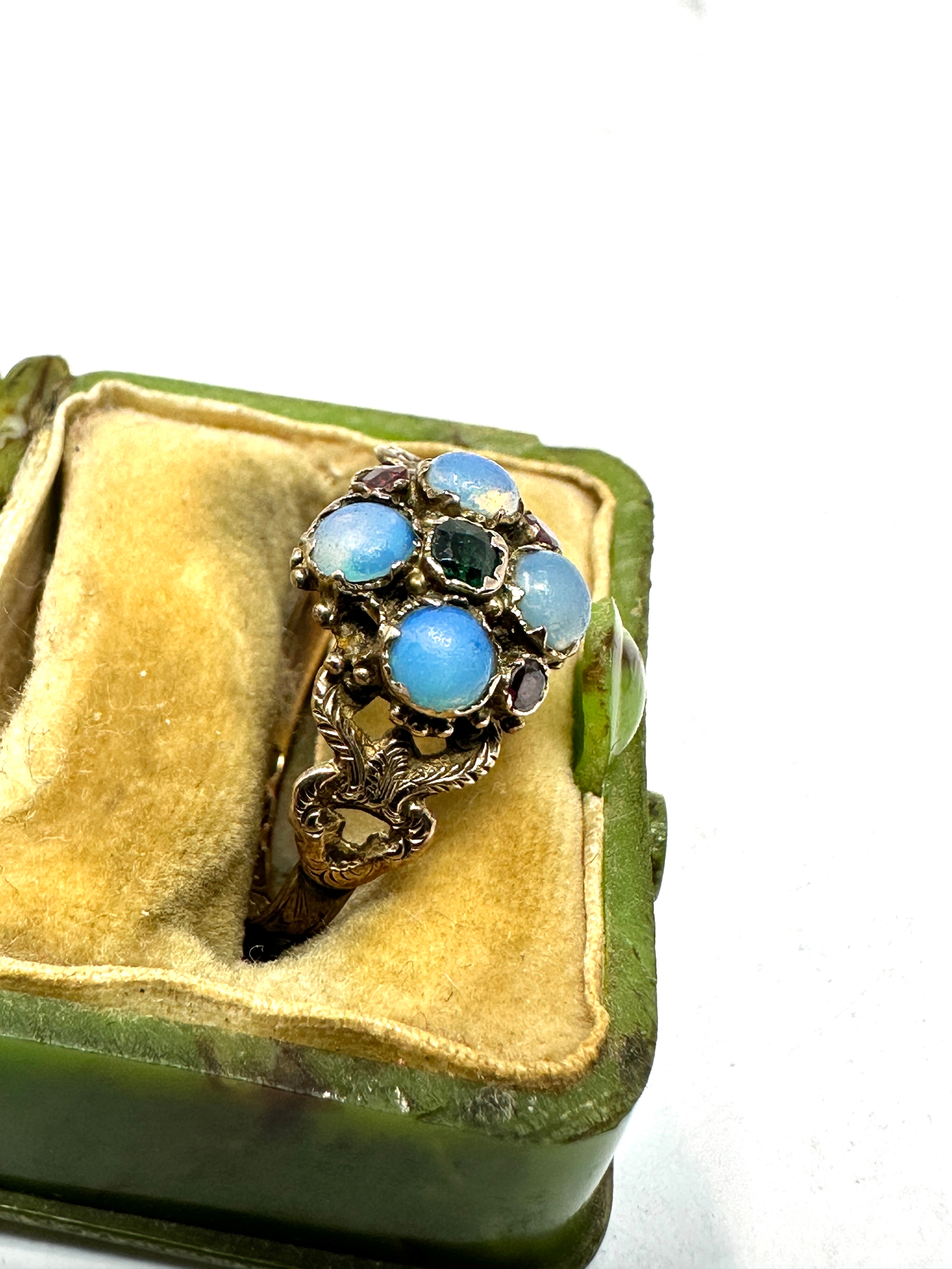 Antique 9ct gold opal ruby & emerald ring in antique bakelite ring box weight 1.6g - Image 3 of 5