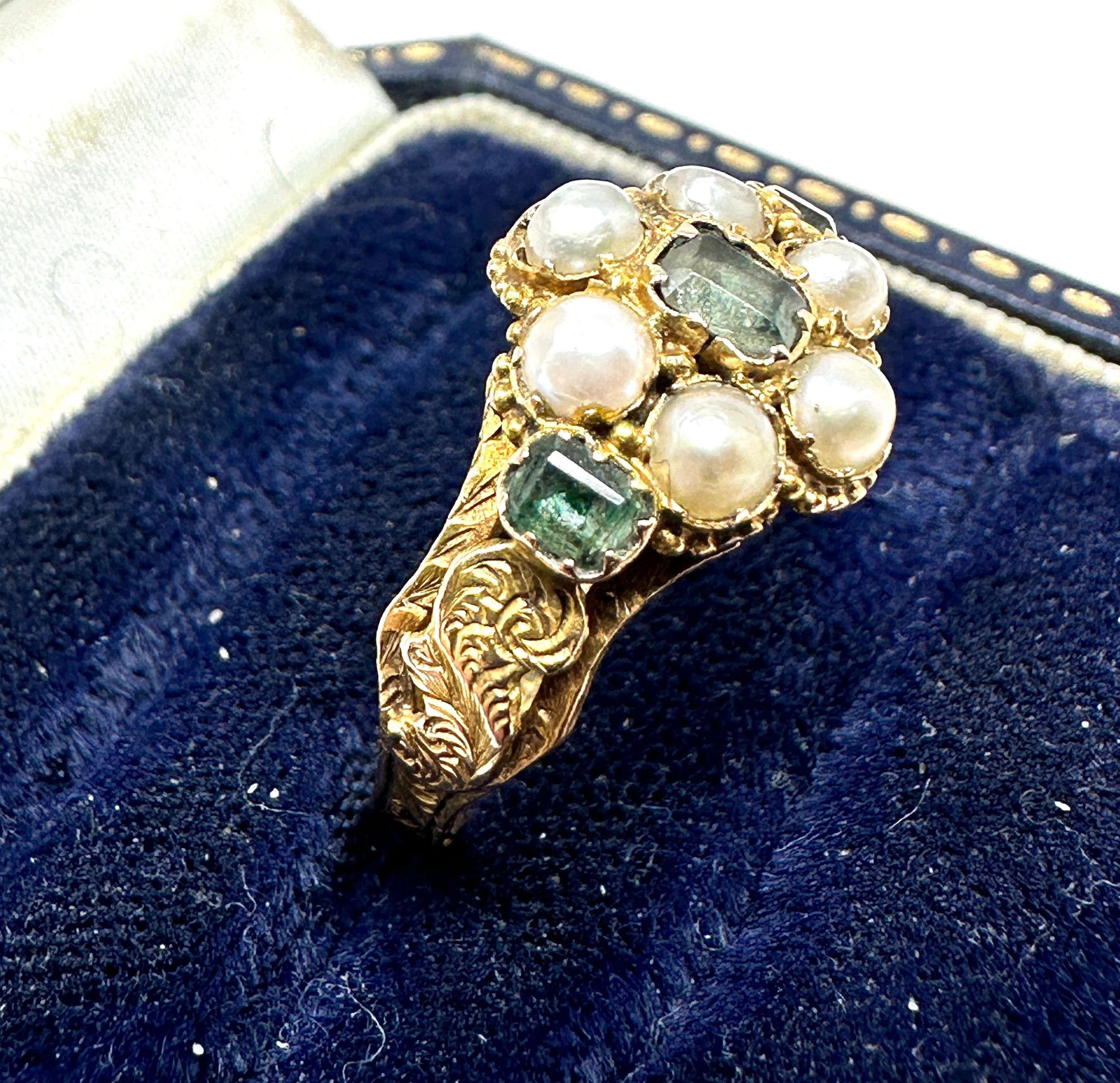 19th century 14ct gold emerald & seed-pearl ring hallmarked 14 ct weight 2.5g - Image 2 of 4