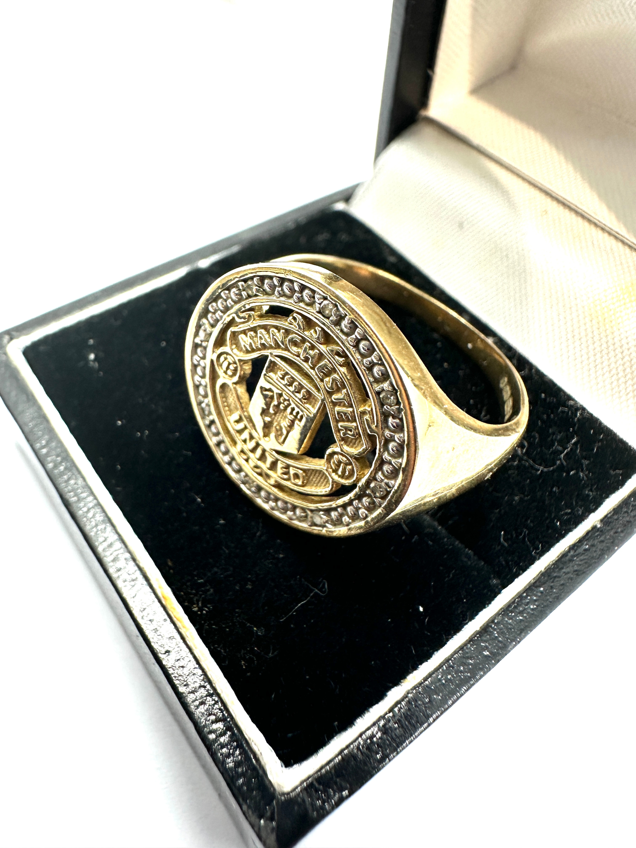 Boxed manchester united 9ct gold & diamond ring weight 5.6g - Image 3 of 5