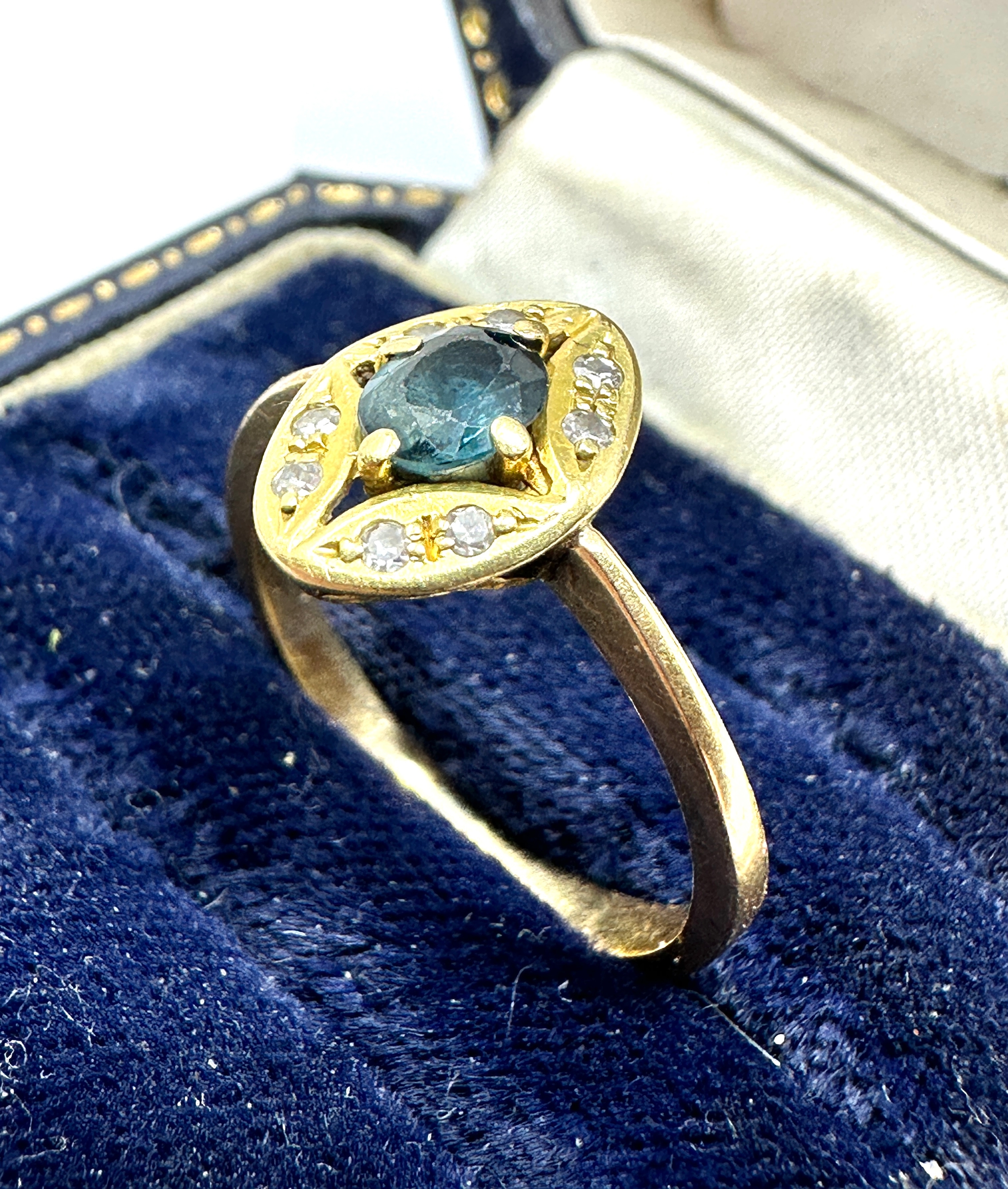 Vintage 18ct gold sapphire & diamond ring weight 2.5g xrt tested as 18ct gold - Image 3 of 4