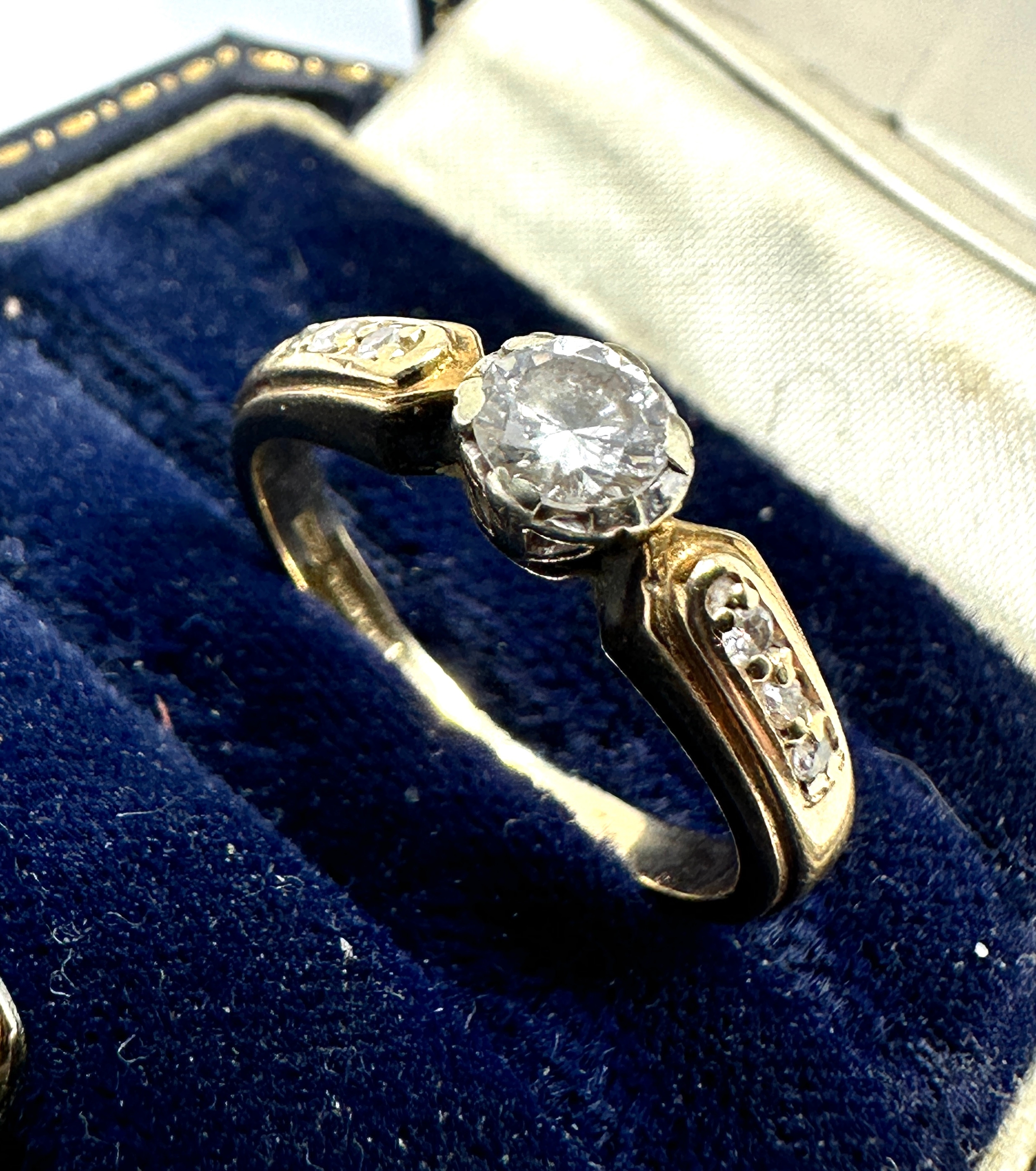 9ct gold diamond solitaire ring with diamond shoulders est 0.50ct diamonds weight 2.8g - Image 3 of 4
