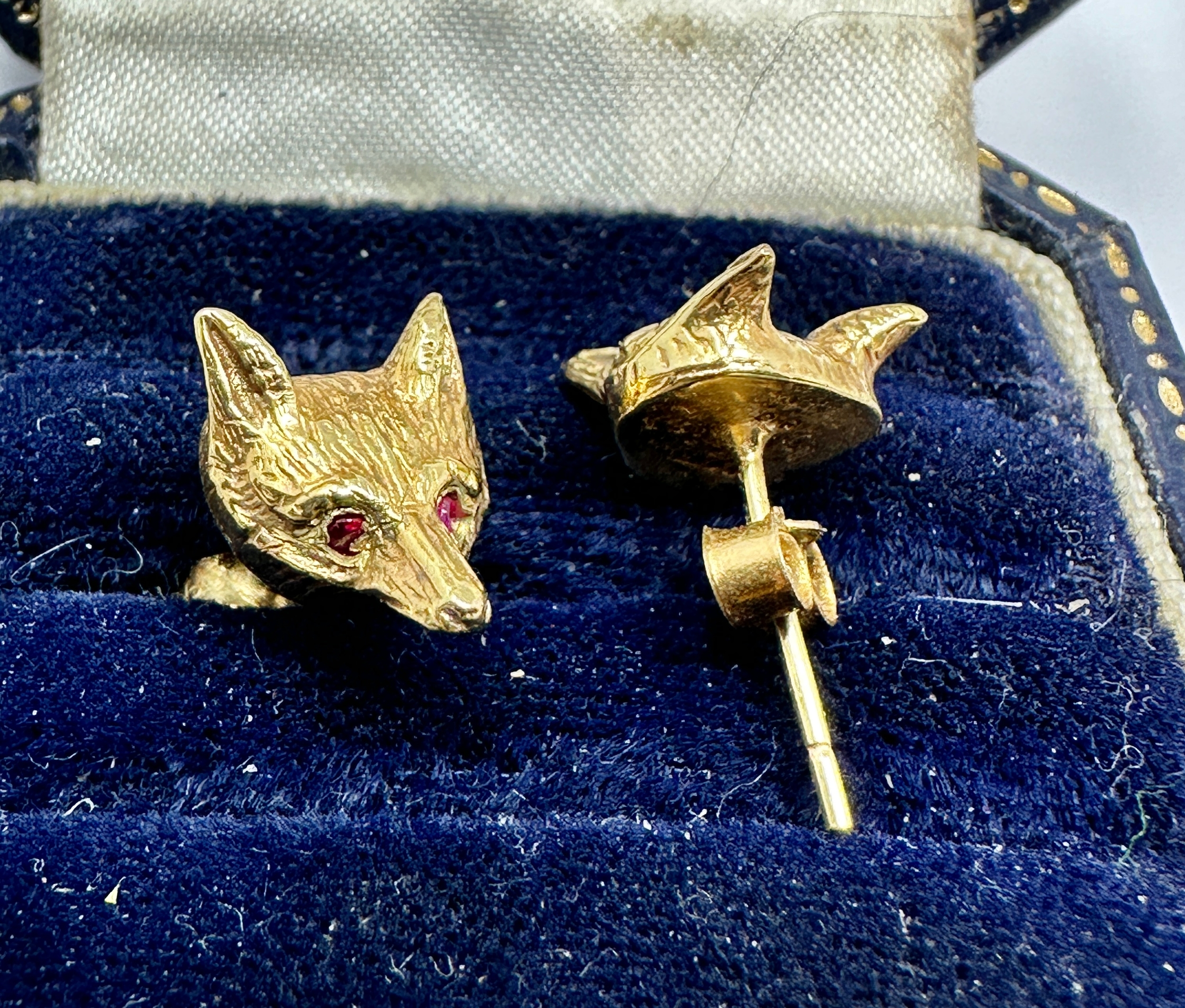 Vintage 9ct gold ruby eye fox head earrings weight 5g - Image 3 of 5