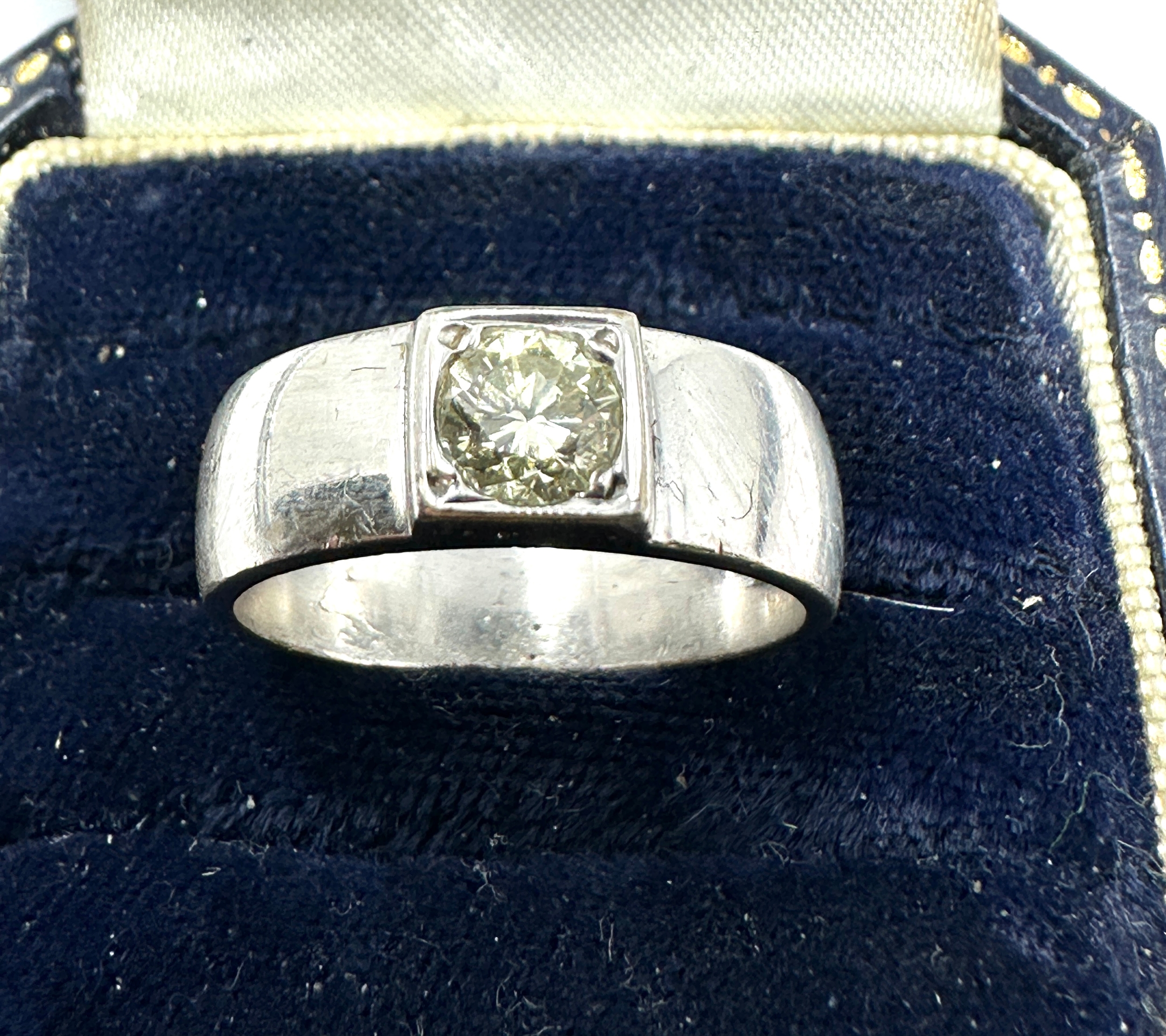18ct gold diamond band ring diamond measures approx 5.25mm est 50-60 pt diamond weight of ring 8.5g