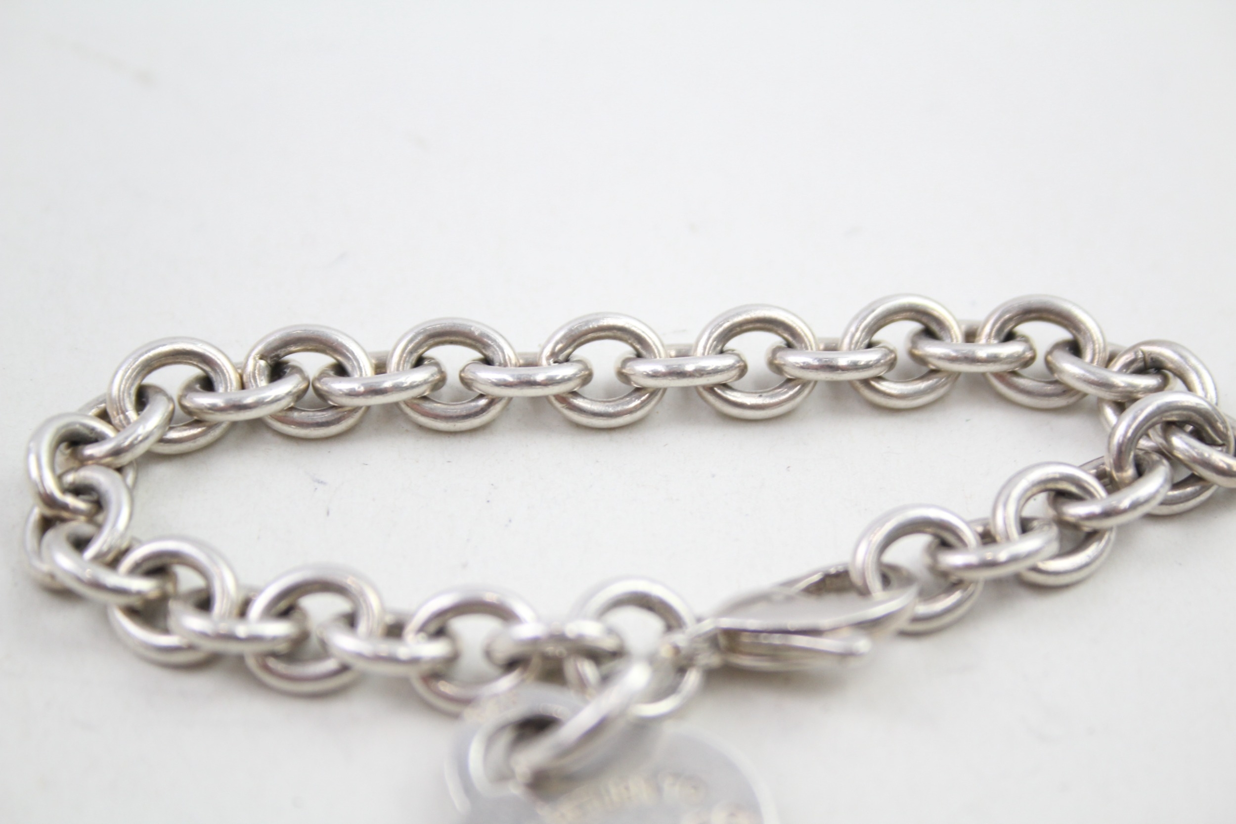 A silver bracelet by Tiffany and Co (29g) - Image 3 of 5