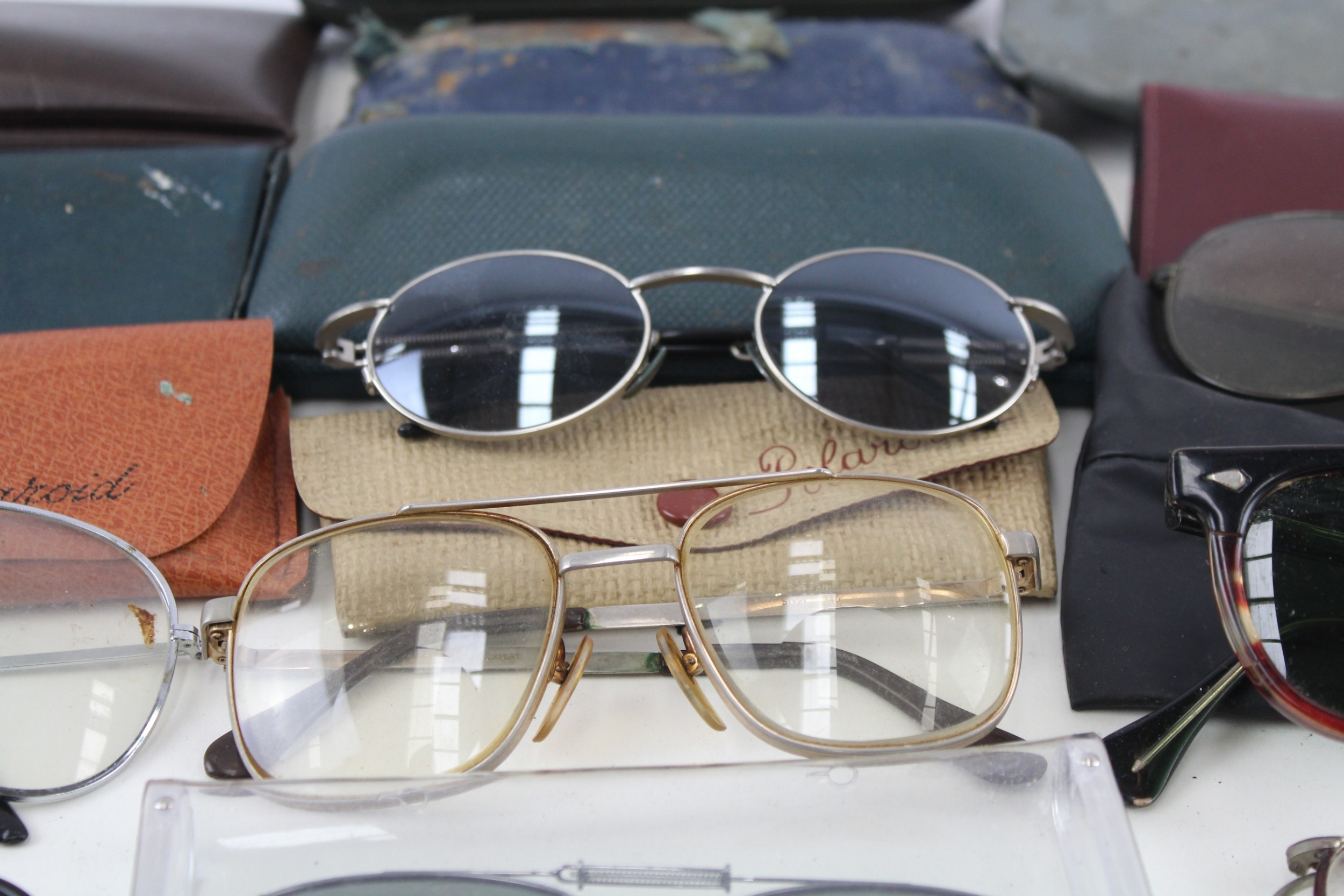 Sunglasses Vintage Glasses Assorted Inc Oversized, Mid Century, Cases, Retro Lot - Image 2 of 7