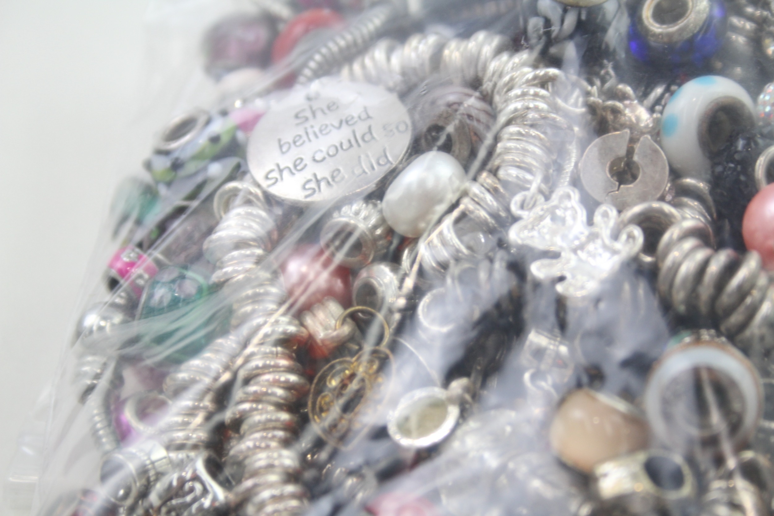 1.5kg Assorted fashion bracelets and charms - Image 3 of 6