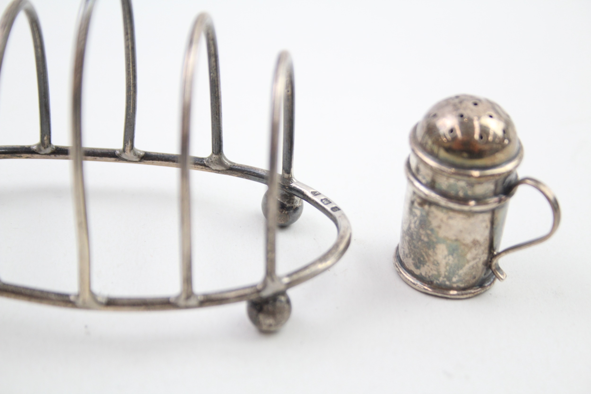 3 x .925 sterling toast rack & pepperettes - Image 6 of 7