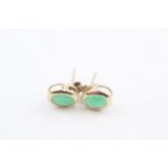 14ct gold bezel set jade stud earrings with 9ct scroll backs (1.2g)