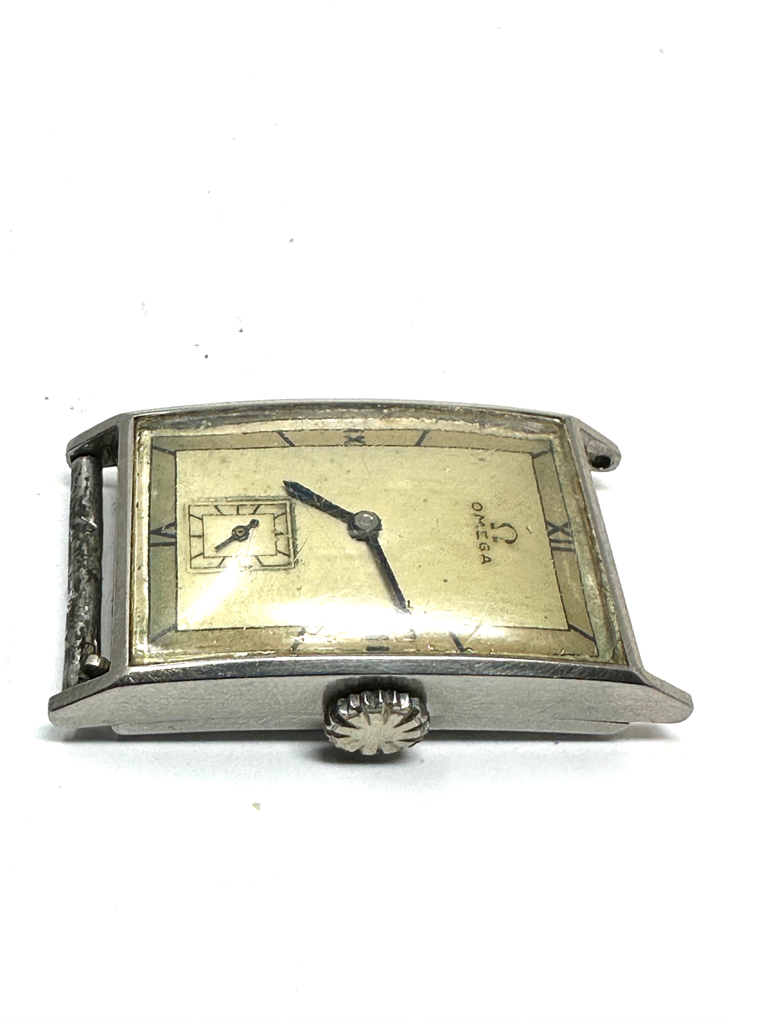 Early 1930s Vintage gents omega steel wristwatch the watch is ticking - Image 2 of 7