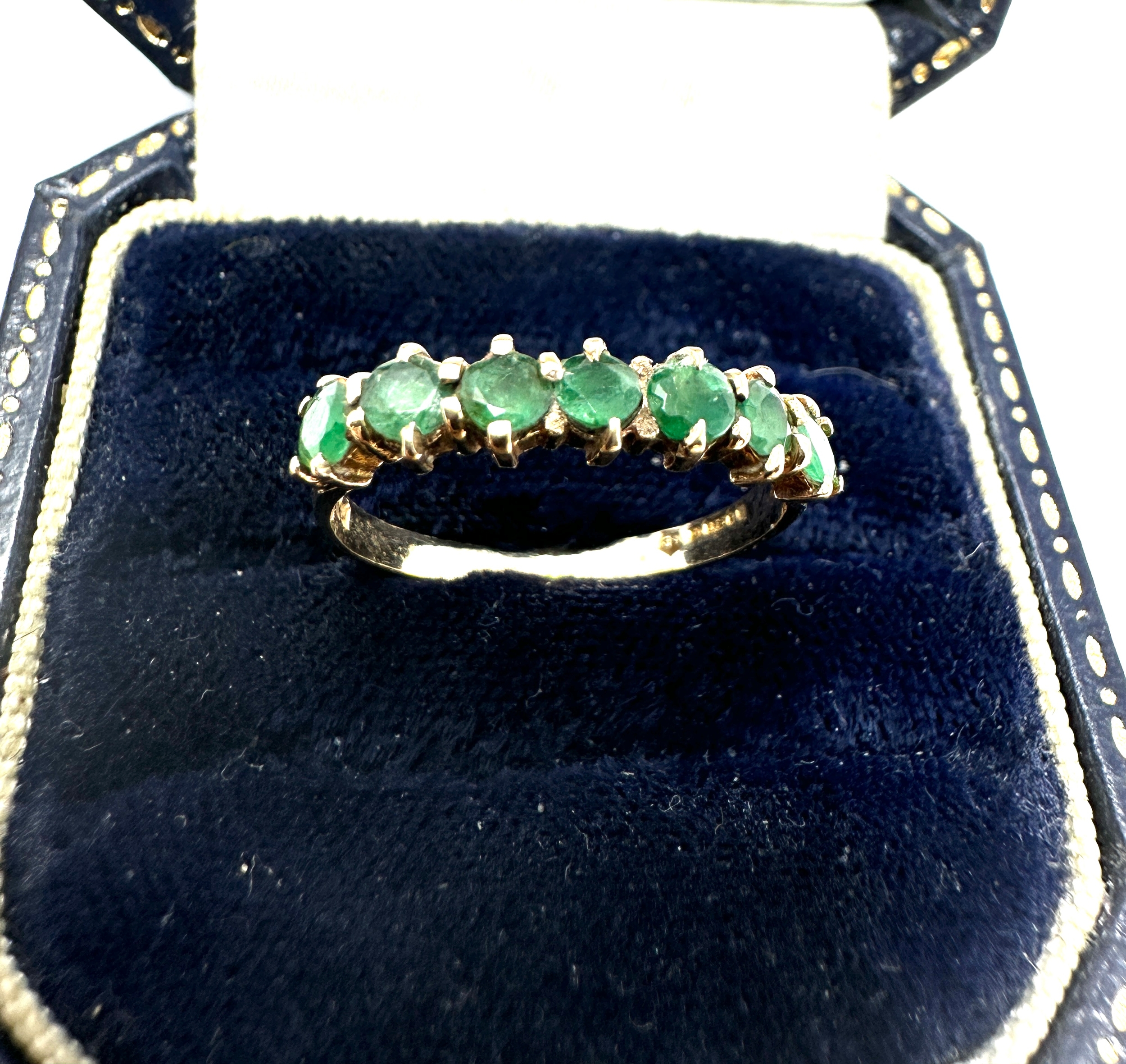 9ct gold emerald ring weight 1.3g