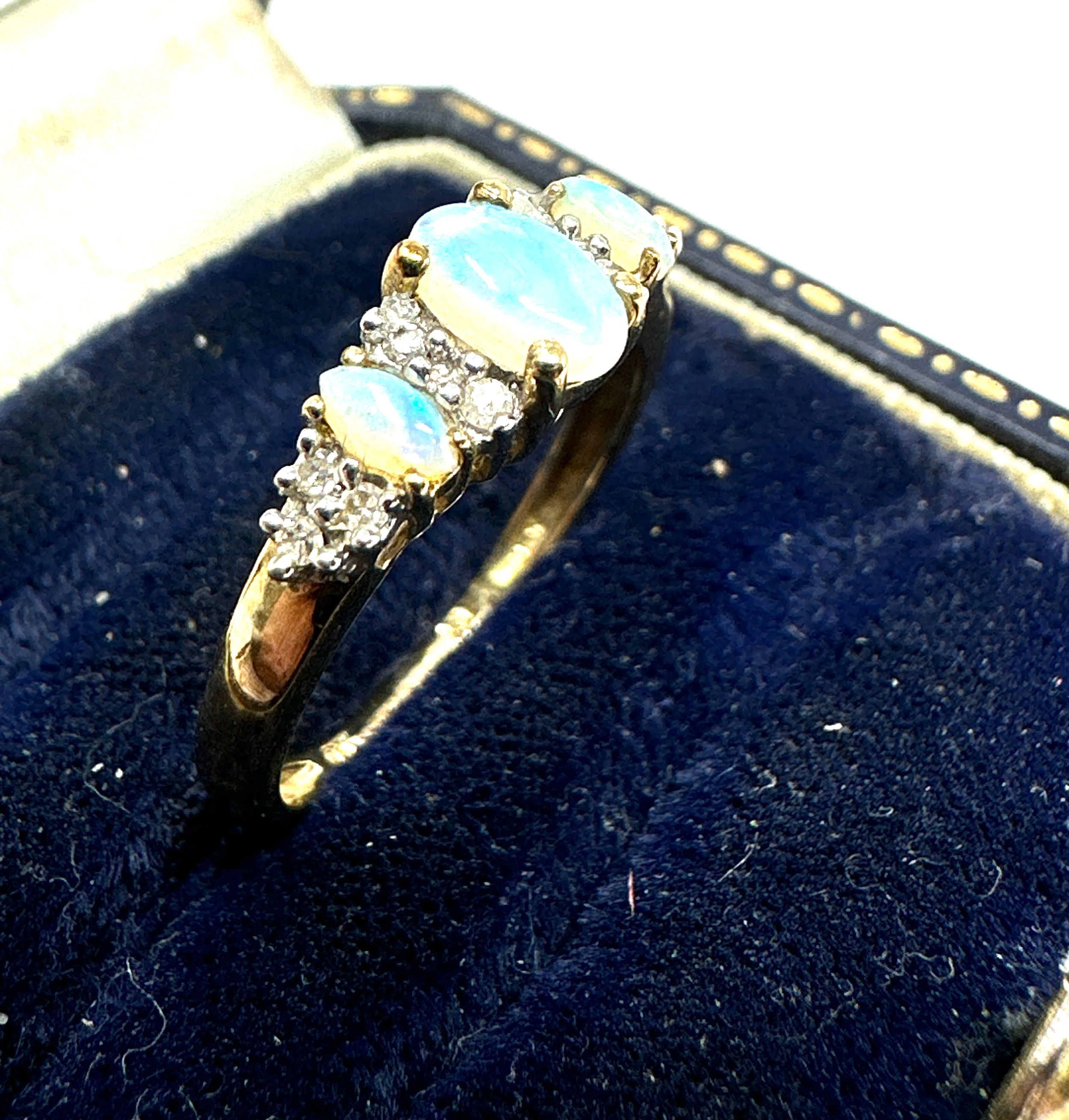 9ct gold opal & diamond ring weight 1.9g - Image 2 of 4