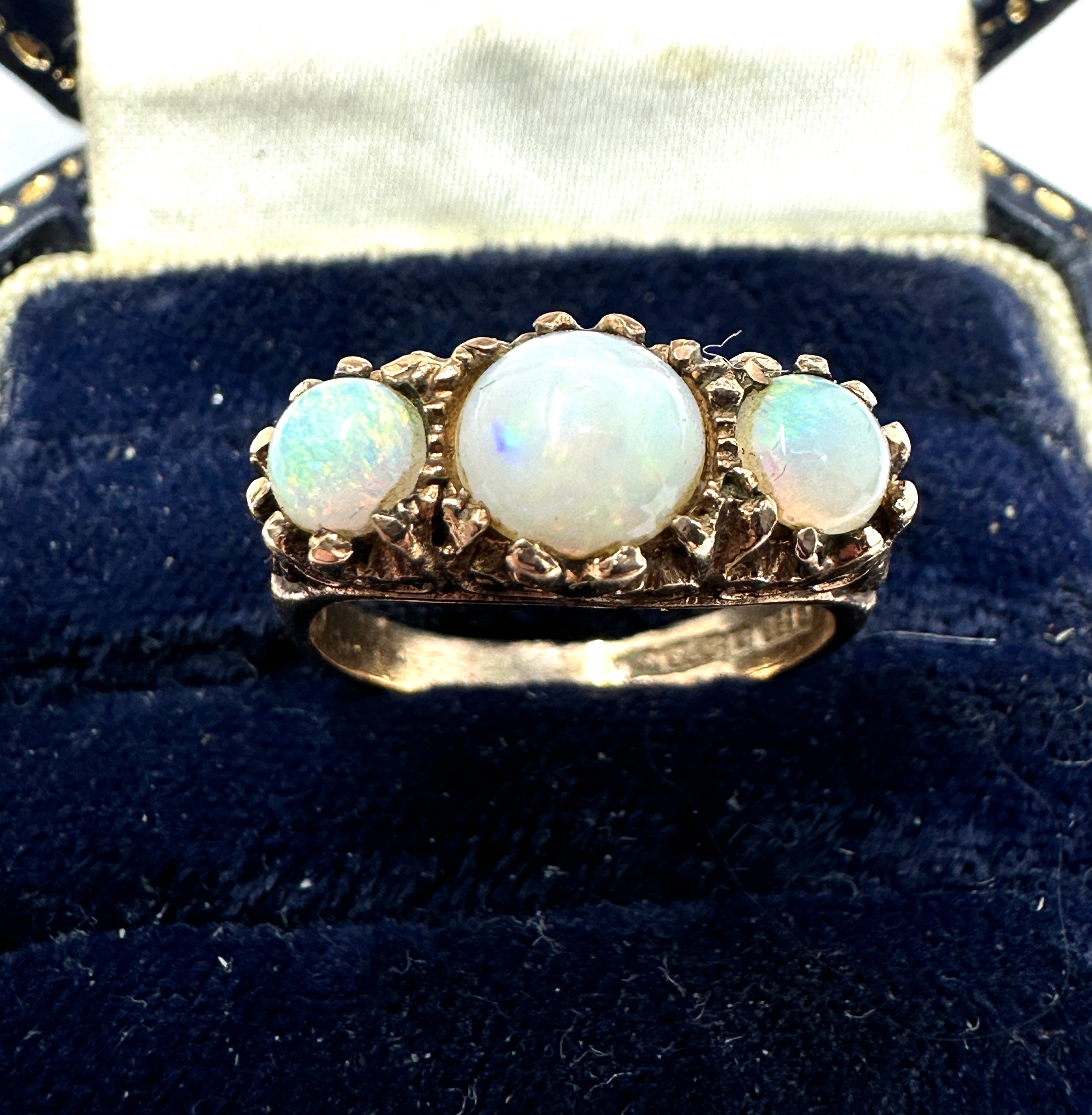 Vintage 9ct gold opal ring weight 4g