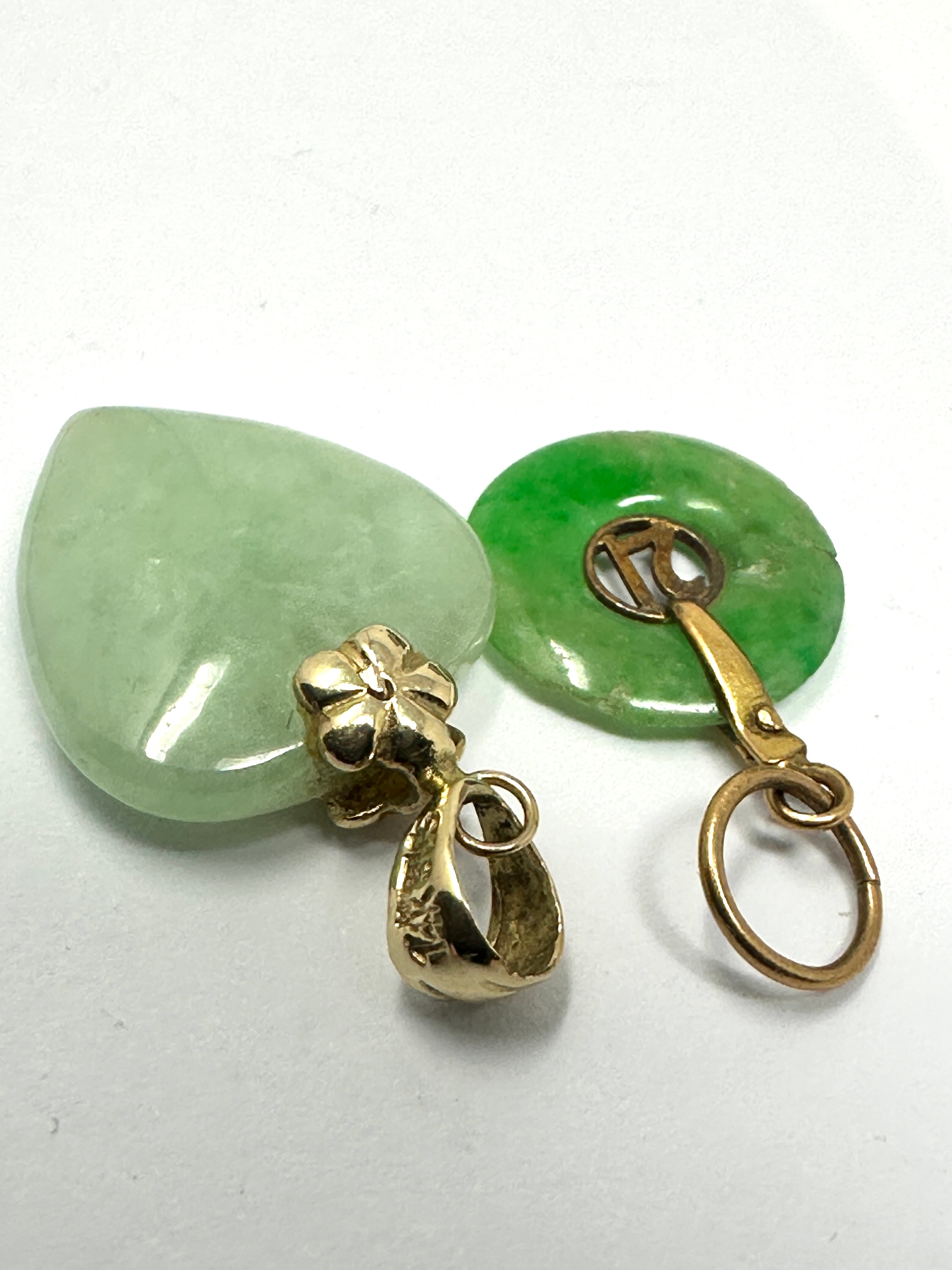 2 small 14ct gold jade pendants weight 2.5g - Image 2 of 2